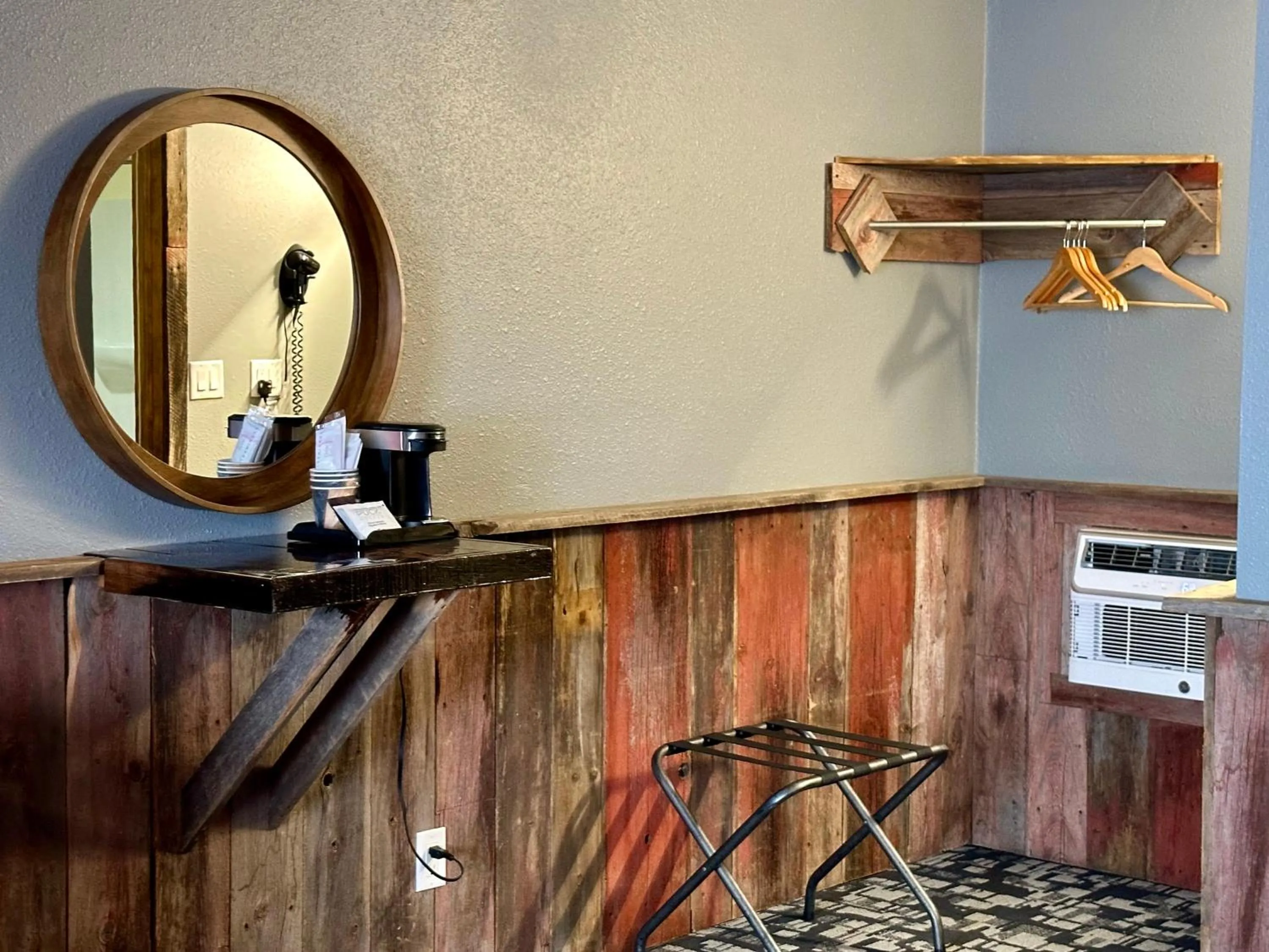 Coffee/tea facilities in Americas Best Value Inn Wall