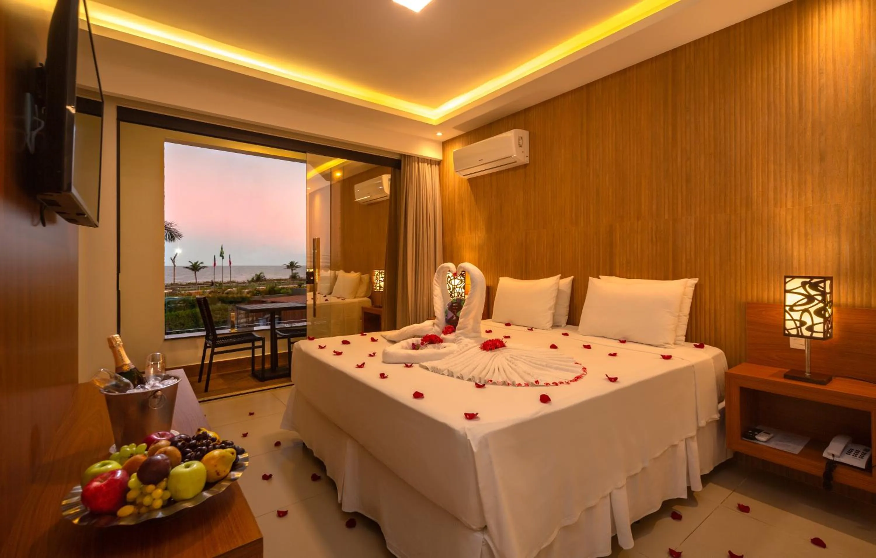 Bed in Quinta do Sol Praia Hotel