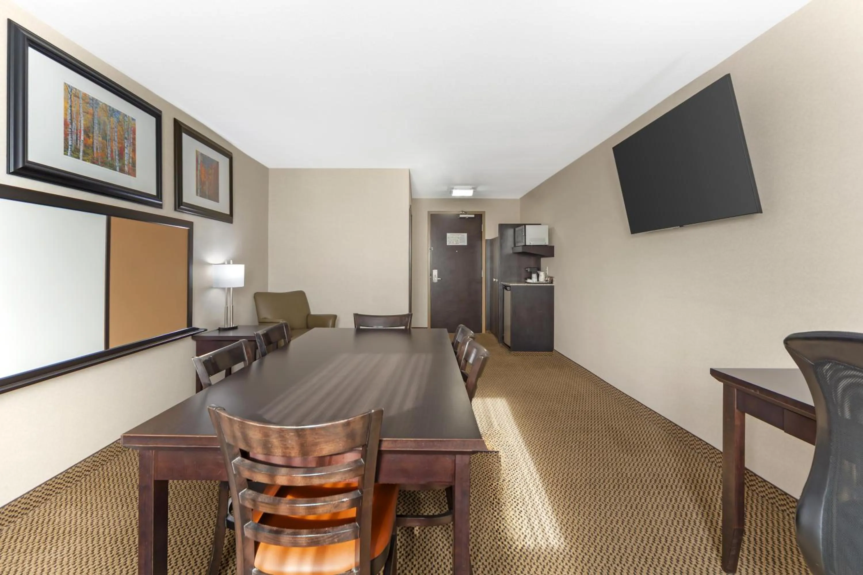 Photo of the whole room in Best Western Bonnyville Inn & Suites