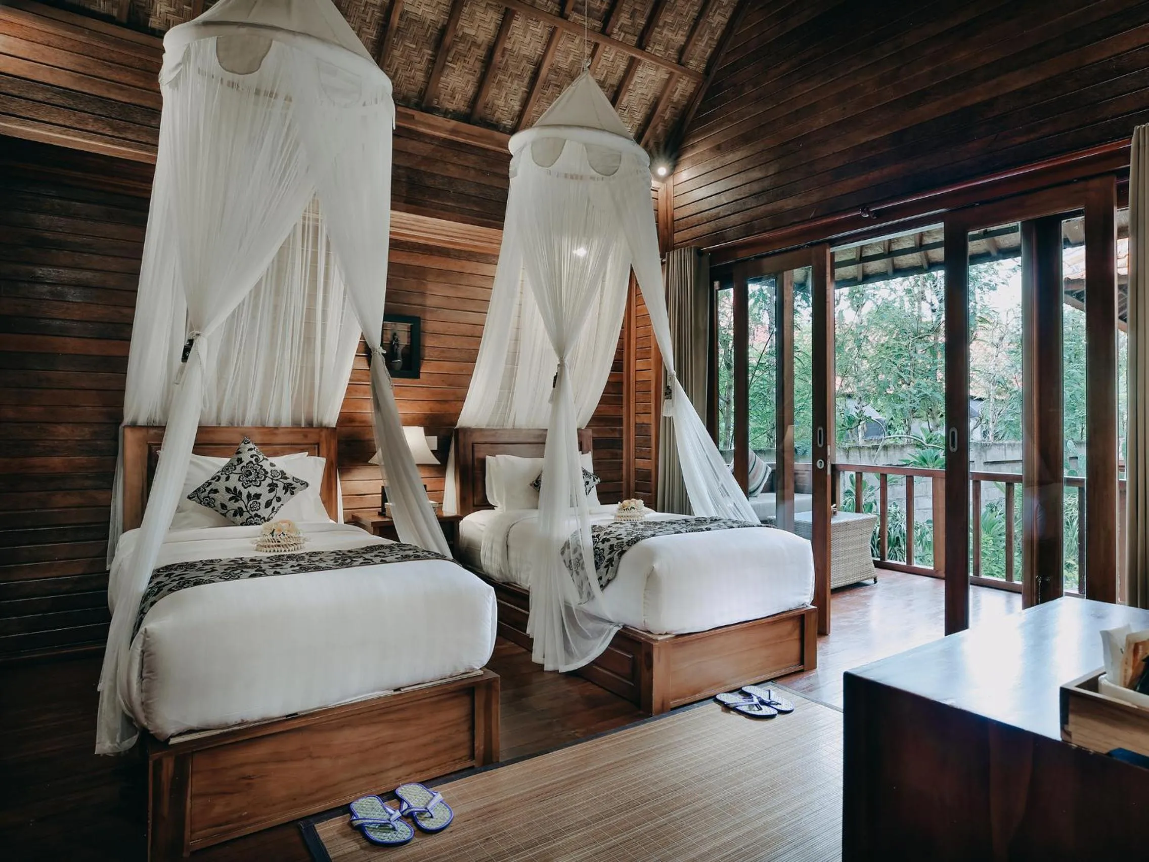 Bed in Bale Gede Lembongan