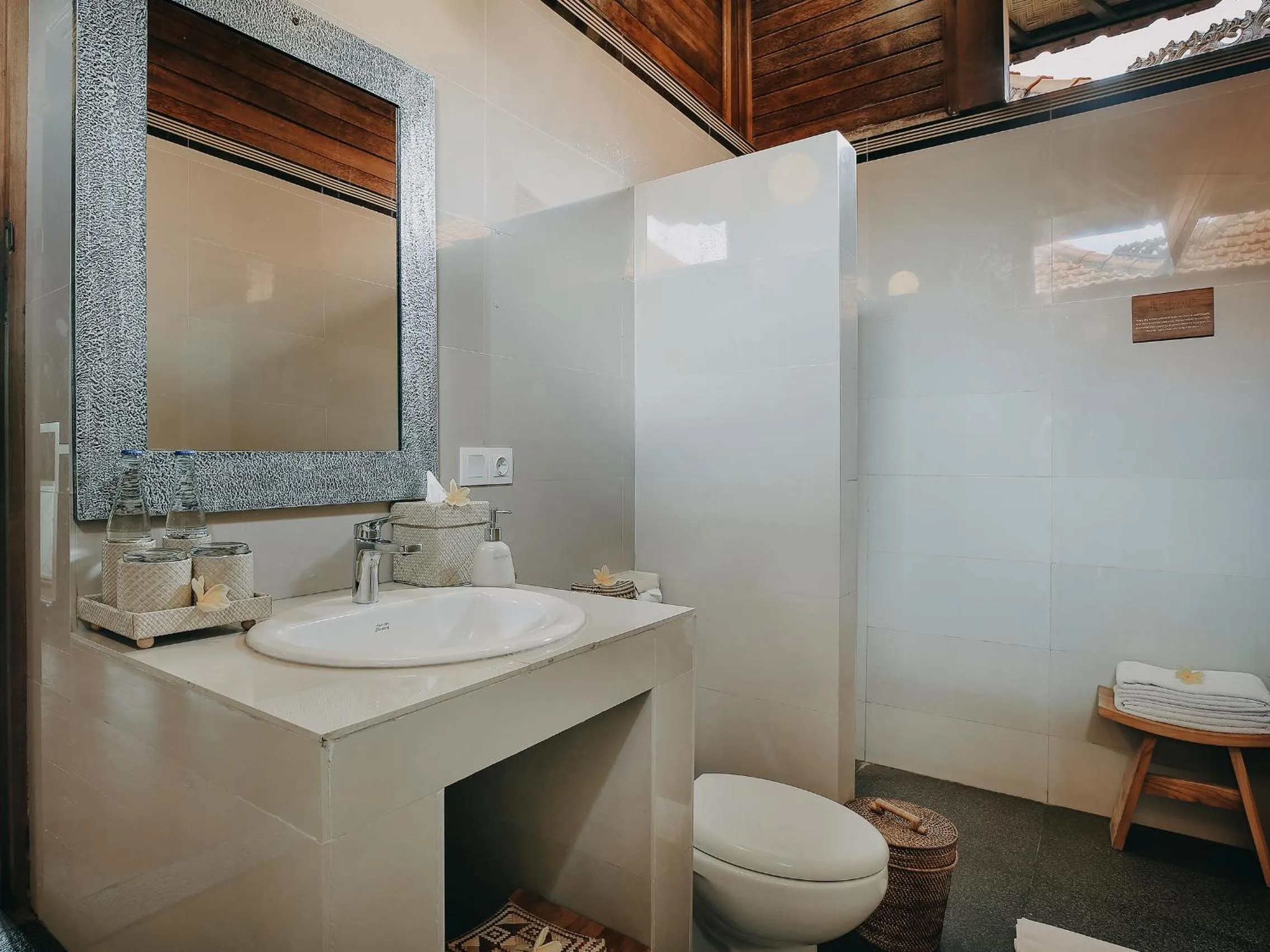 Shower in Bale Gede Lembongan