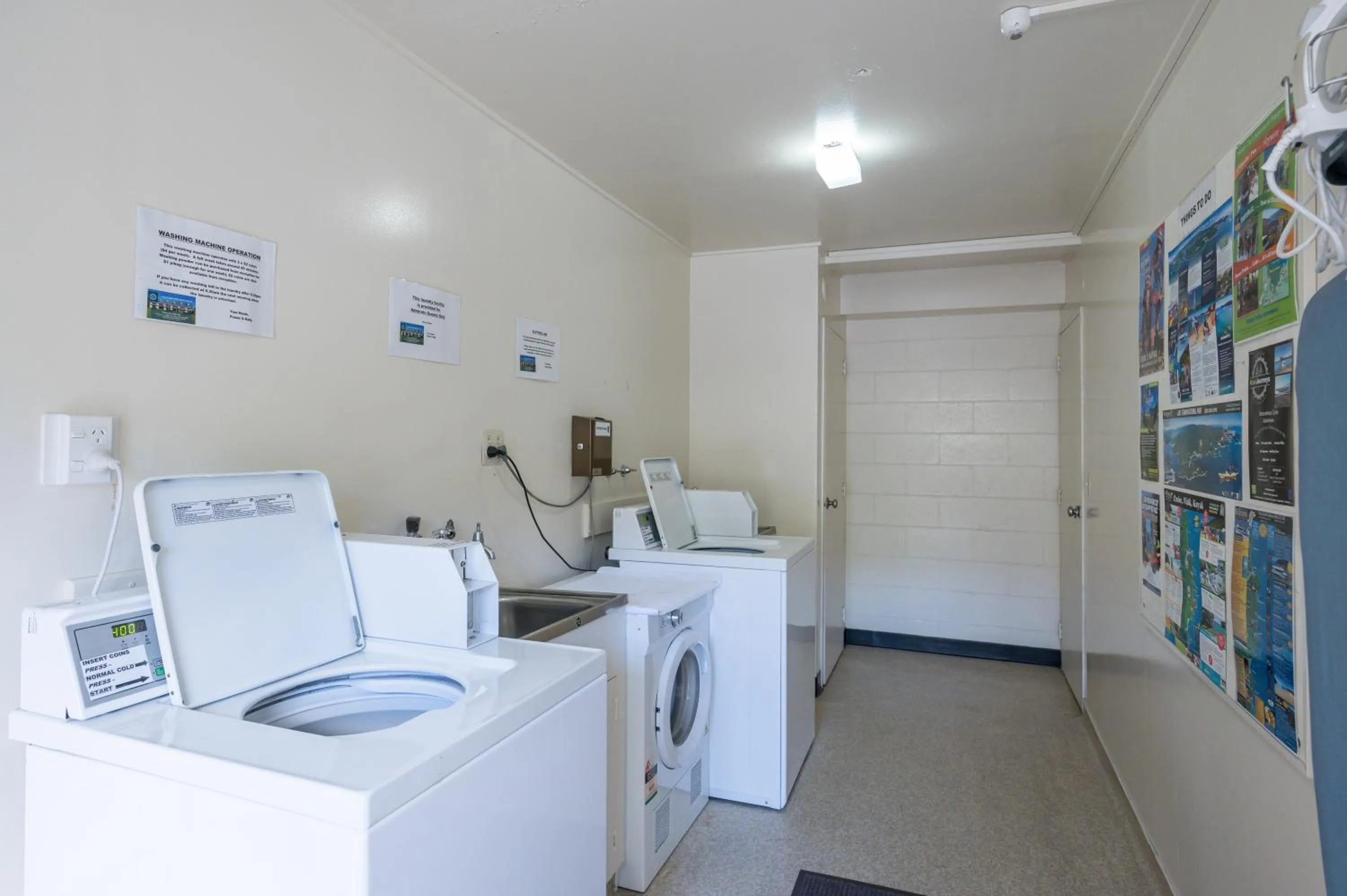 laundry in Admirals Motor Inn