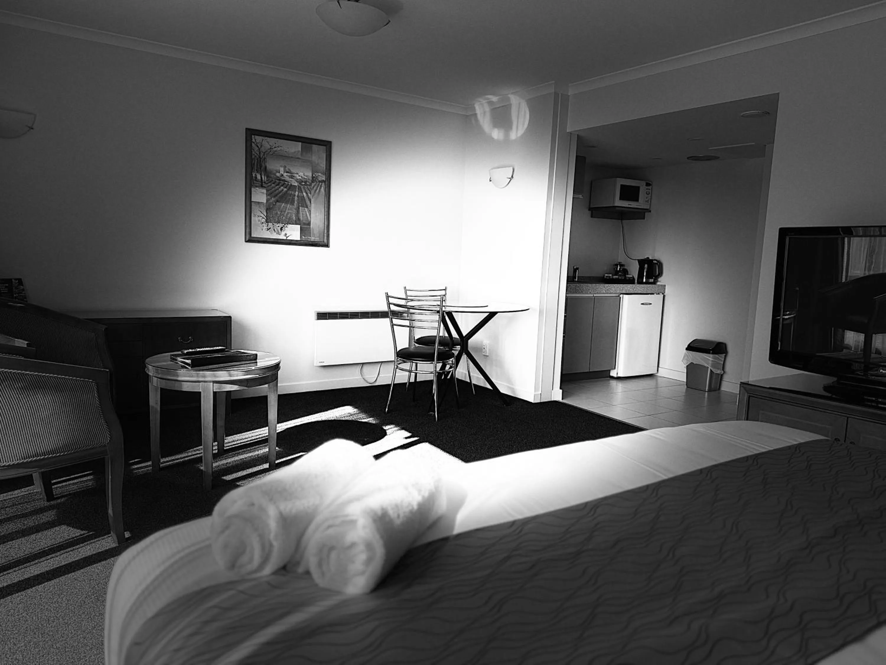 Bed in Admirals Motor Inn