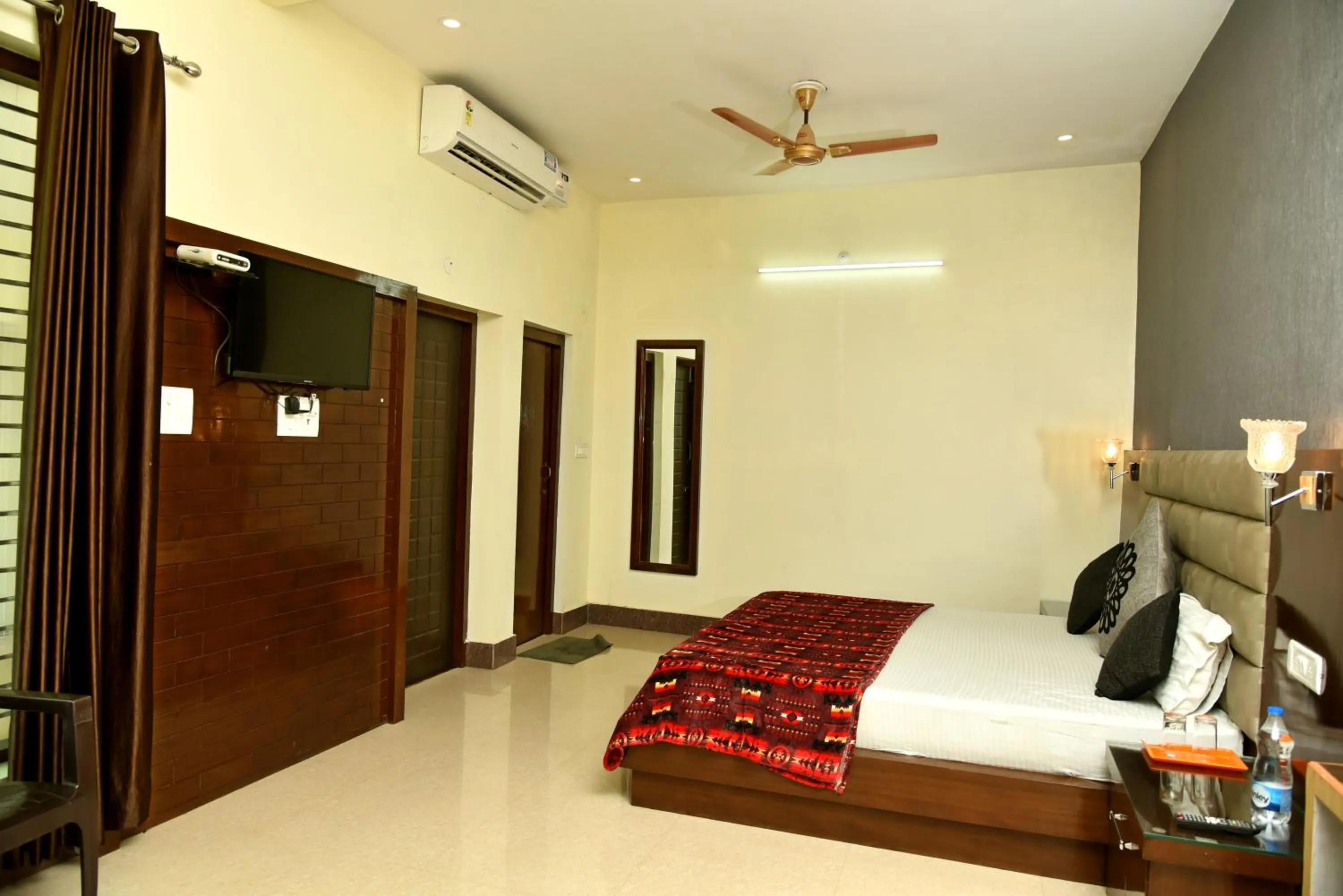 Bed in Hotel Ganga Basin