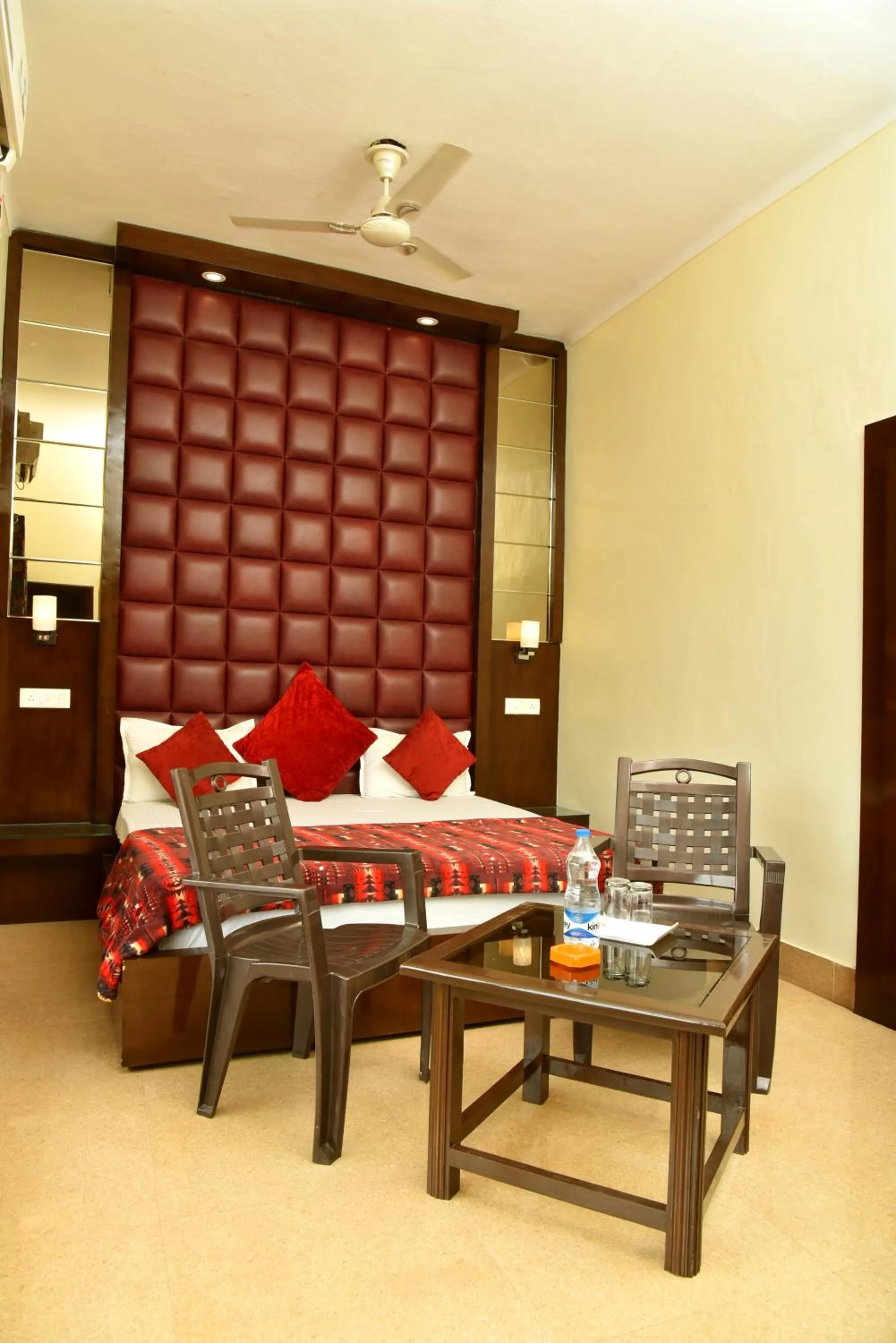 Bed in Hotel Ganga Basin