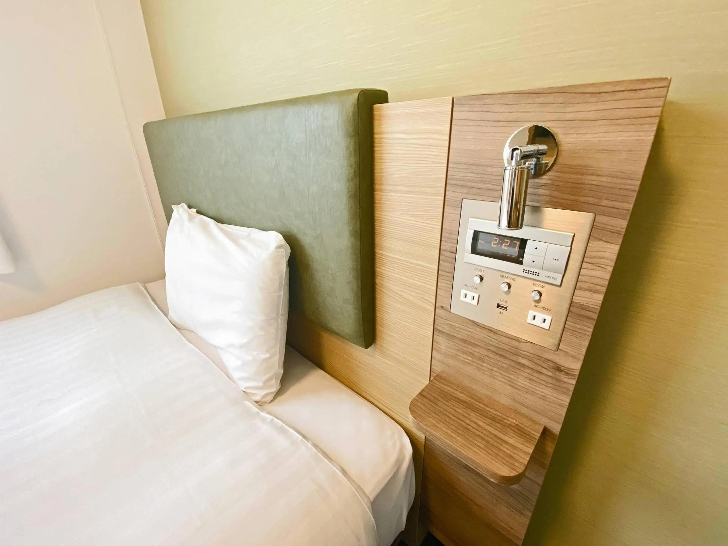 Bedroom, Bed in Comfort Hotel Sapporo Susukino