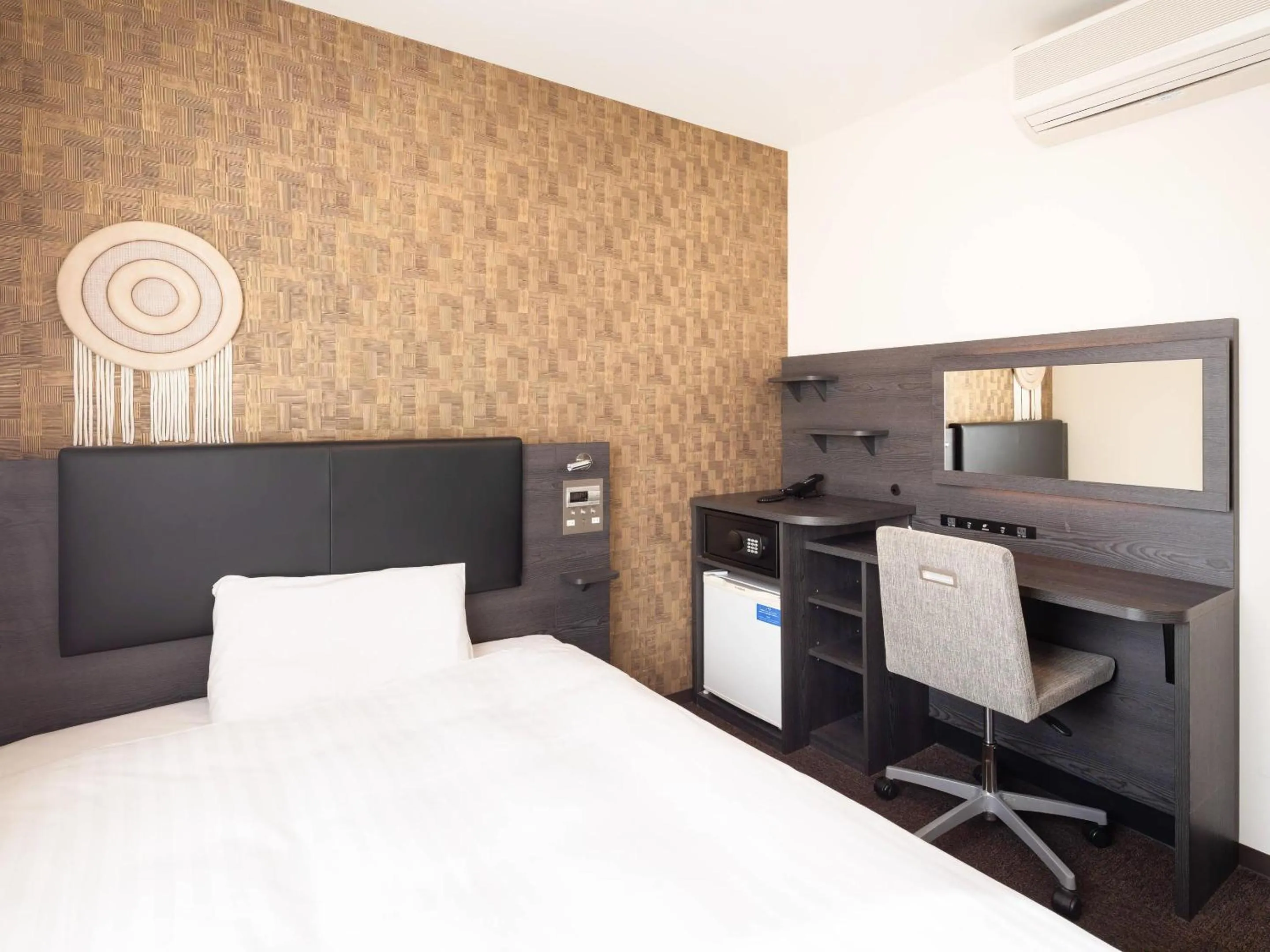 Bedroom, Bed in Comfort Hotel ERA Ise