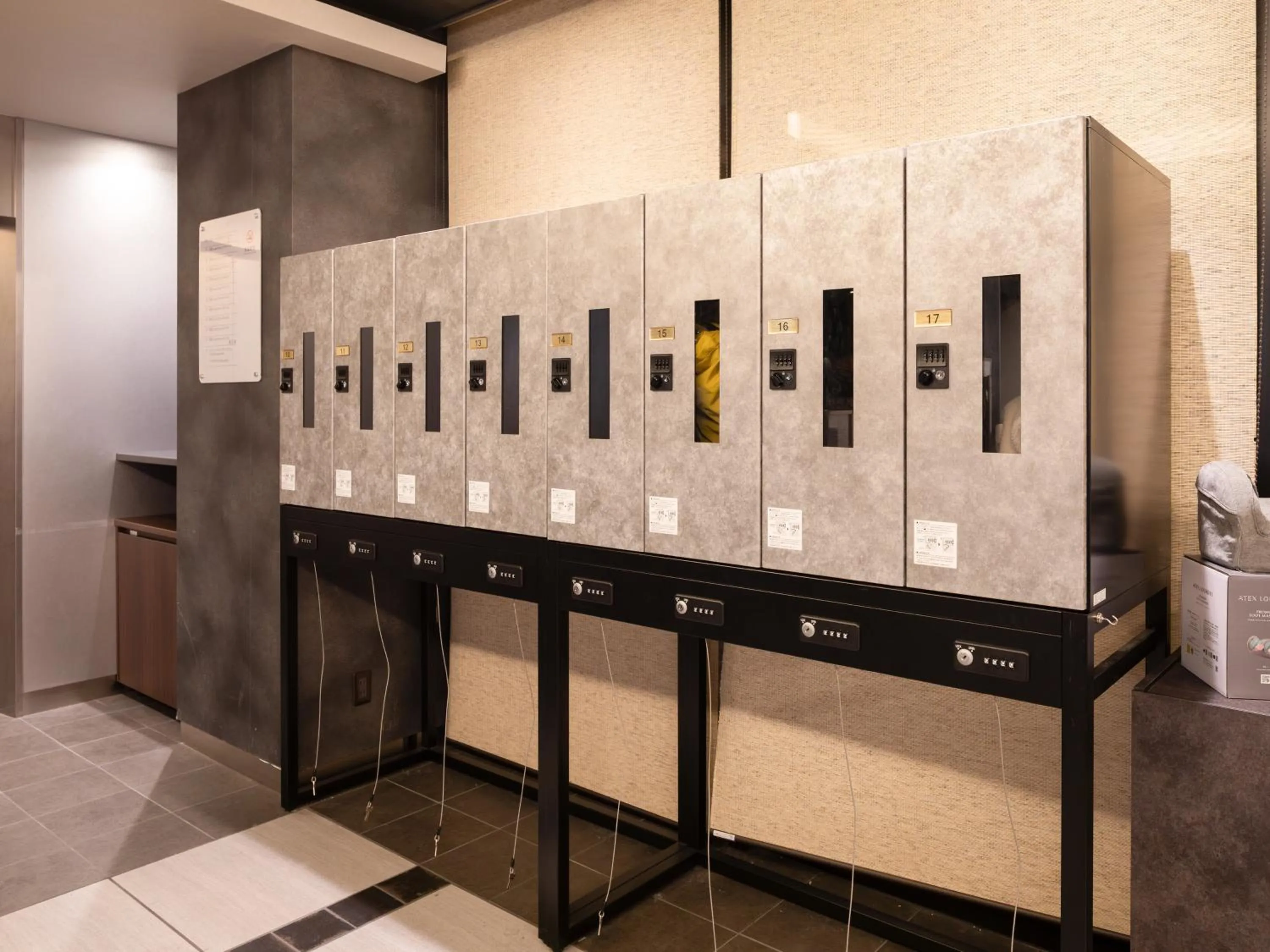 locker in Comfort Hotel ERA Ise