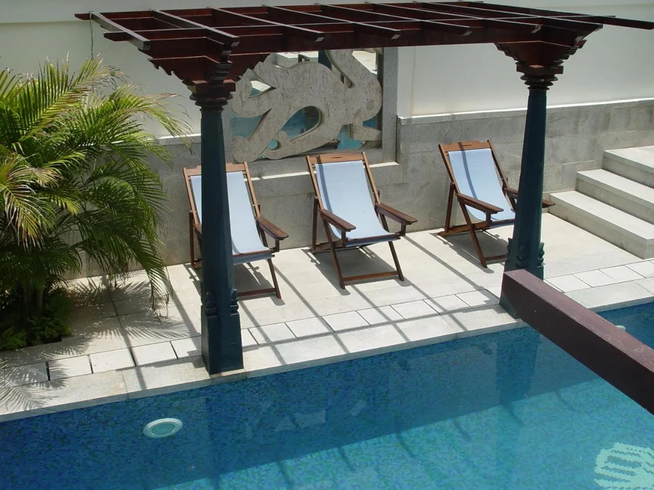 Swimming pool in The Promenade