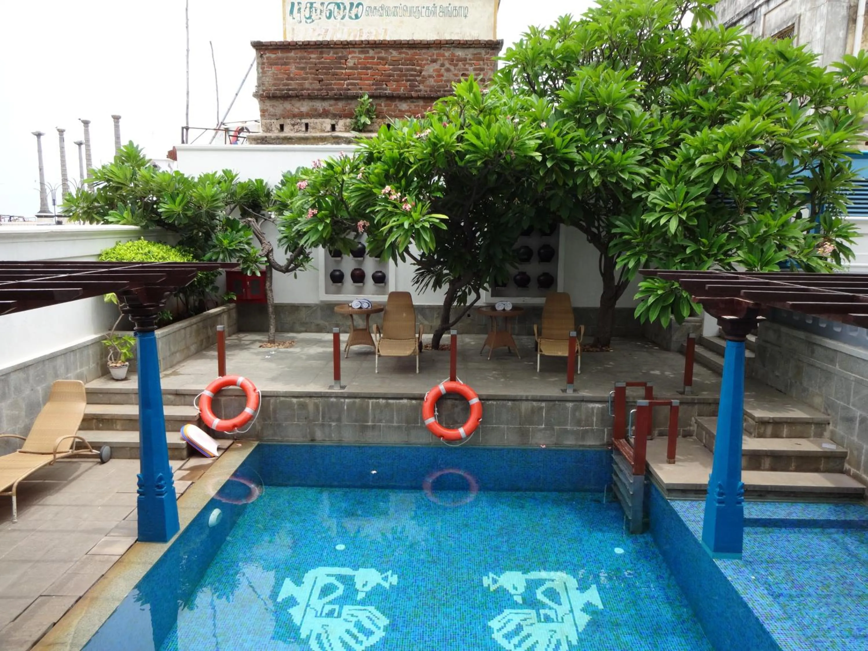 Swimming pool in The Promenade