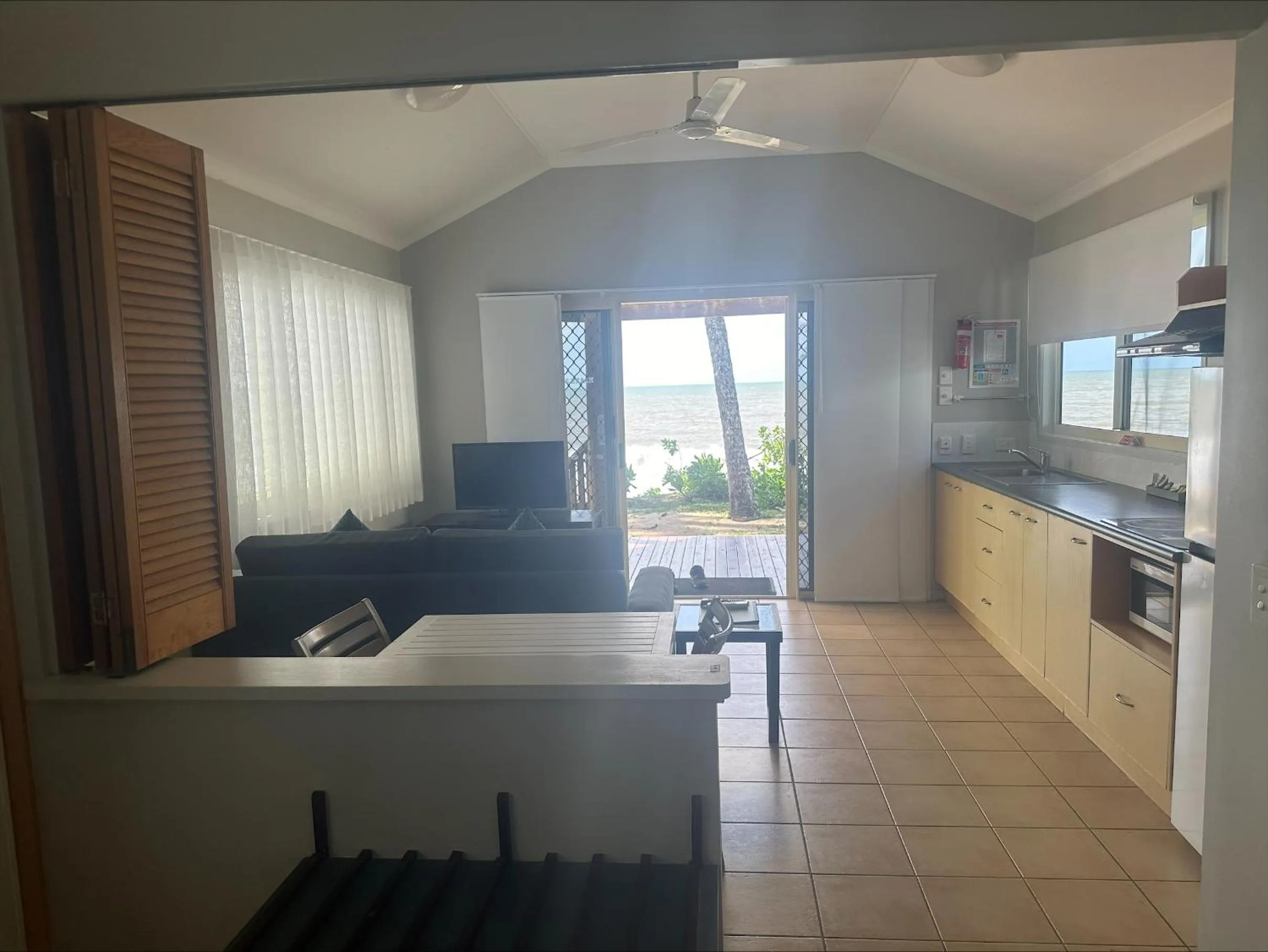 Kitchen or kitchenette in Ellis Beach Oceanfront Holiday Park