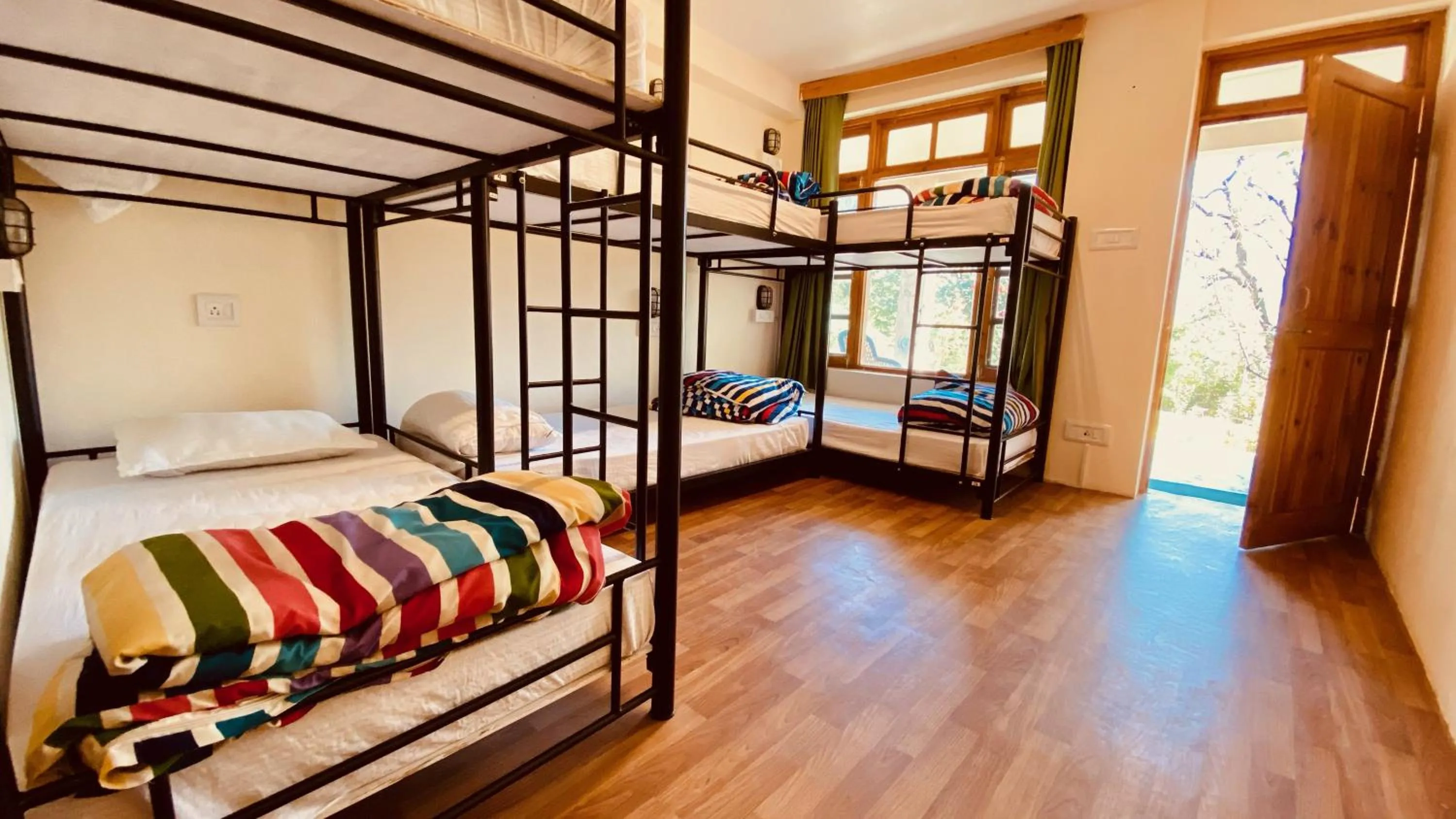 Bed in Madpackers Manali