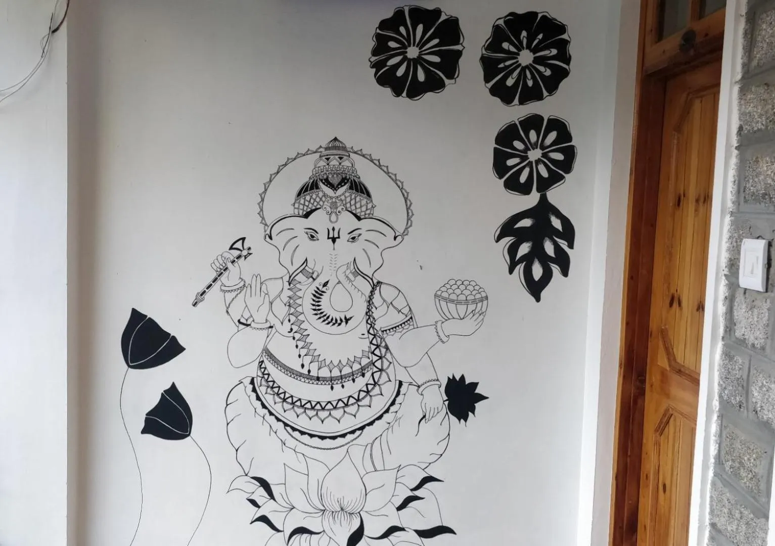 Property logo or sign in Madpackers Manali