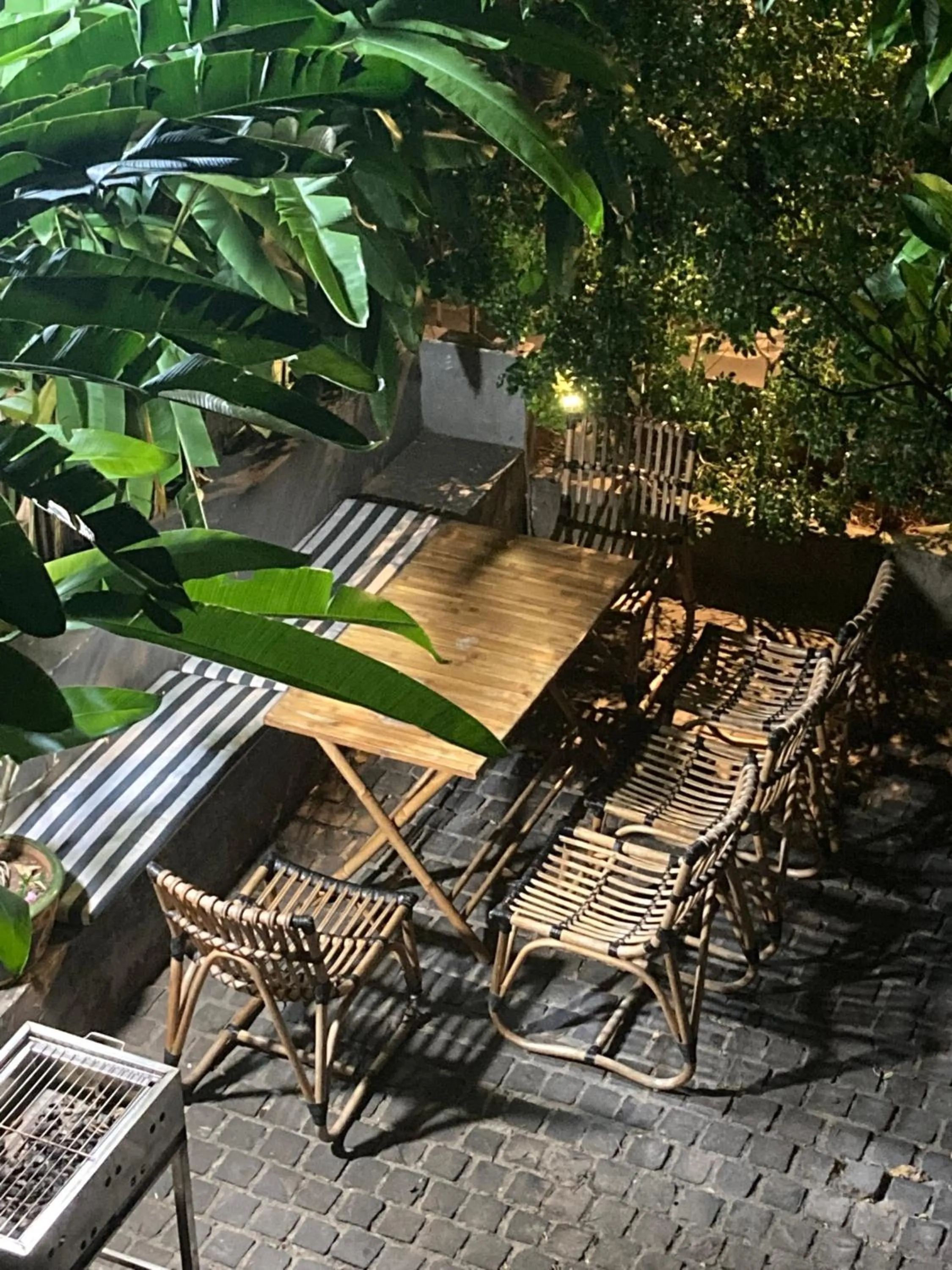 Dining area in Green River Boutique Hotel