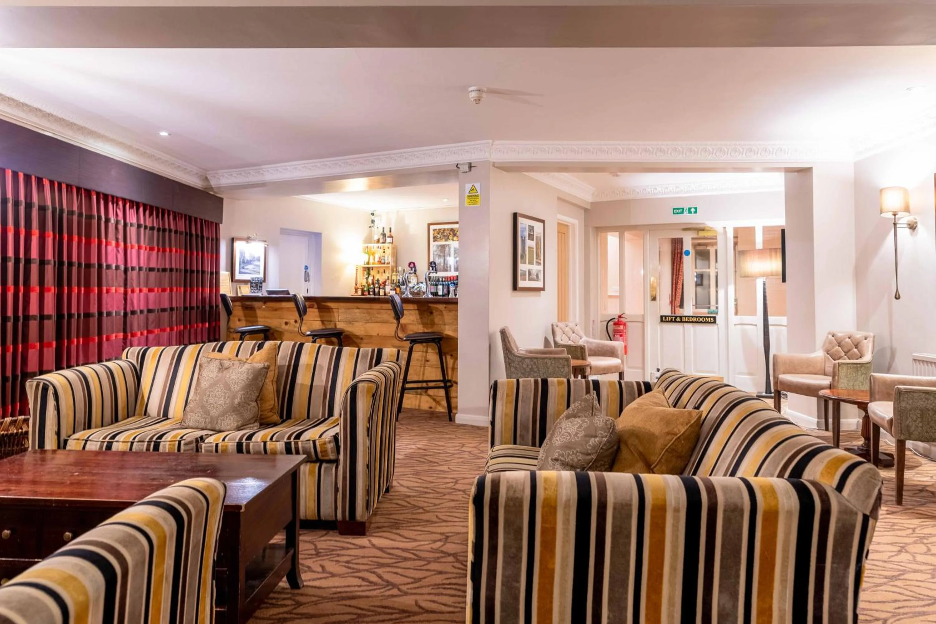 Lounge or bar in Three Ways House Hotel
