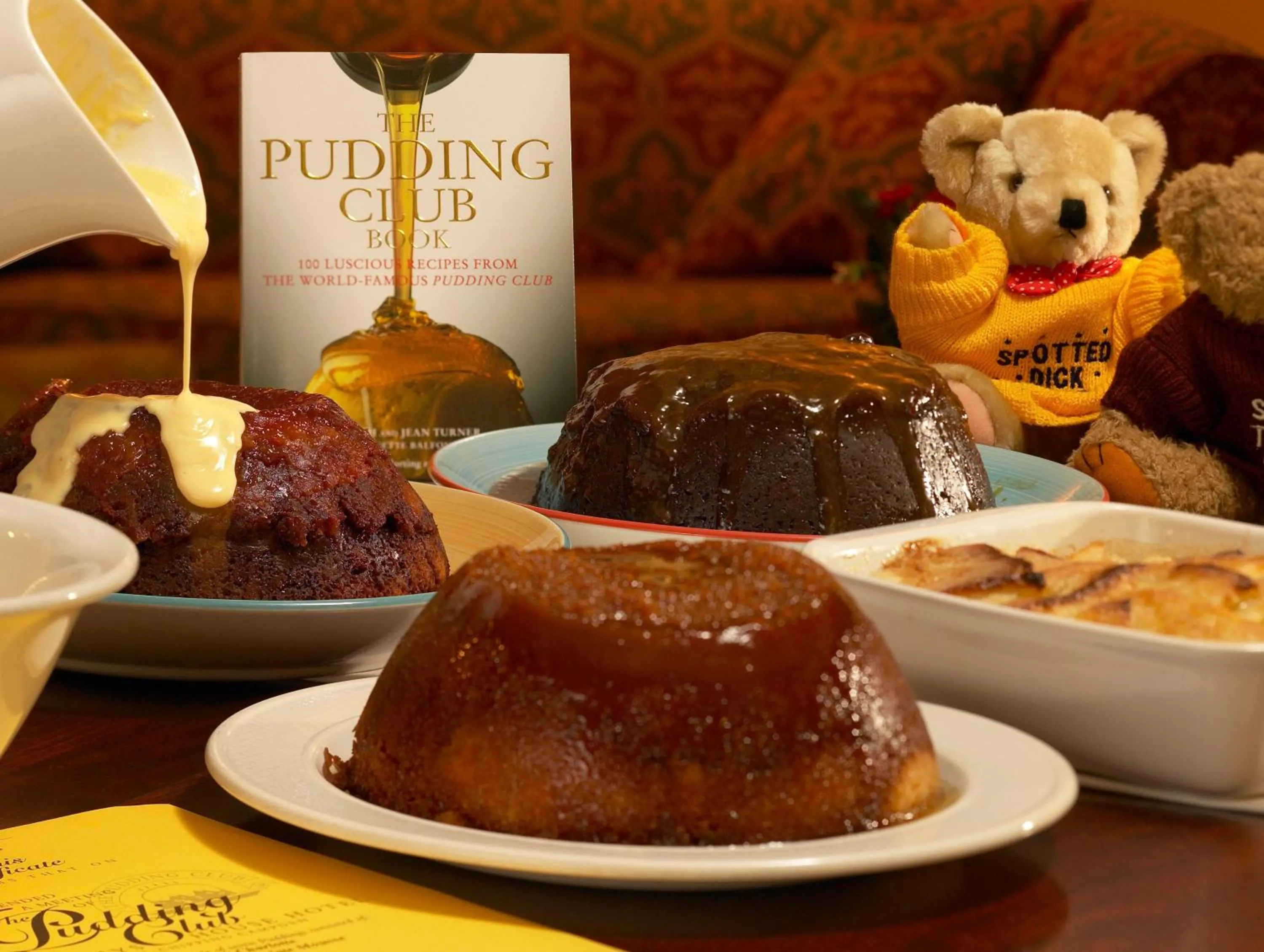 Entertainment in Three Ways House Hotel