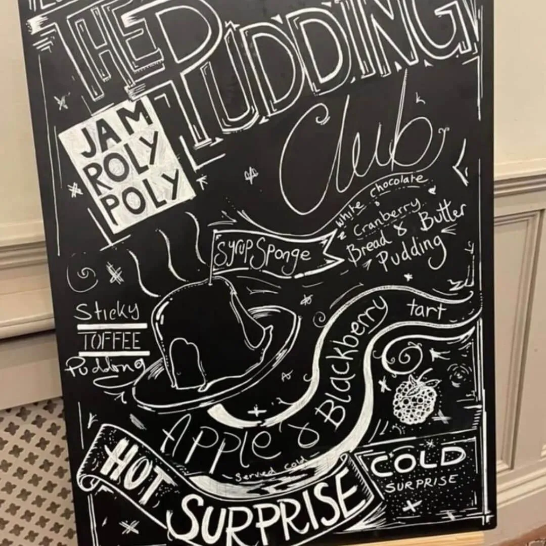 Entertainment in Three Ways House Hotel