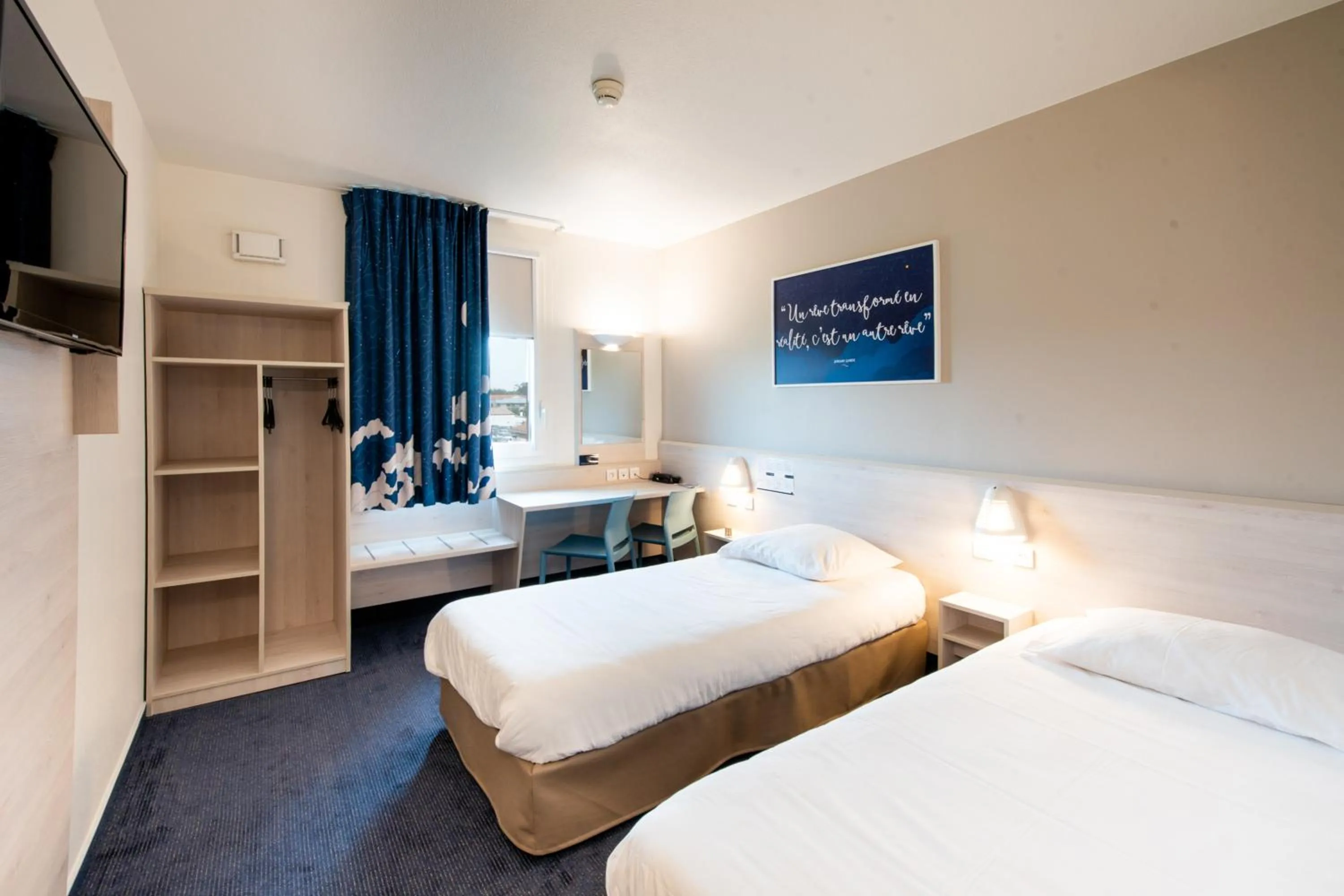 Photo of the whole room, Bed in Ace Hôtel Toulouse Blagnac