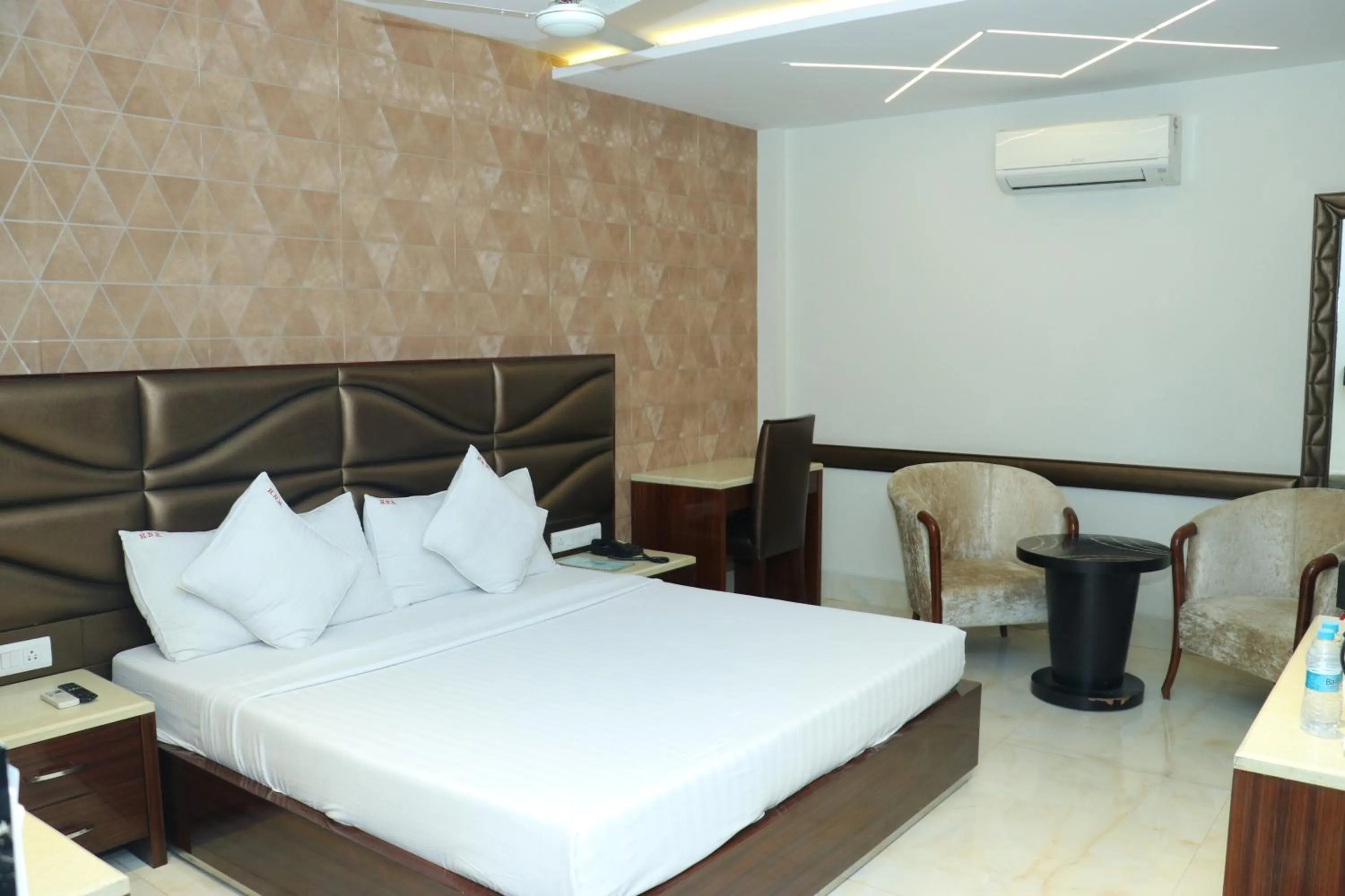 Bedroom in Nagpal Regency