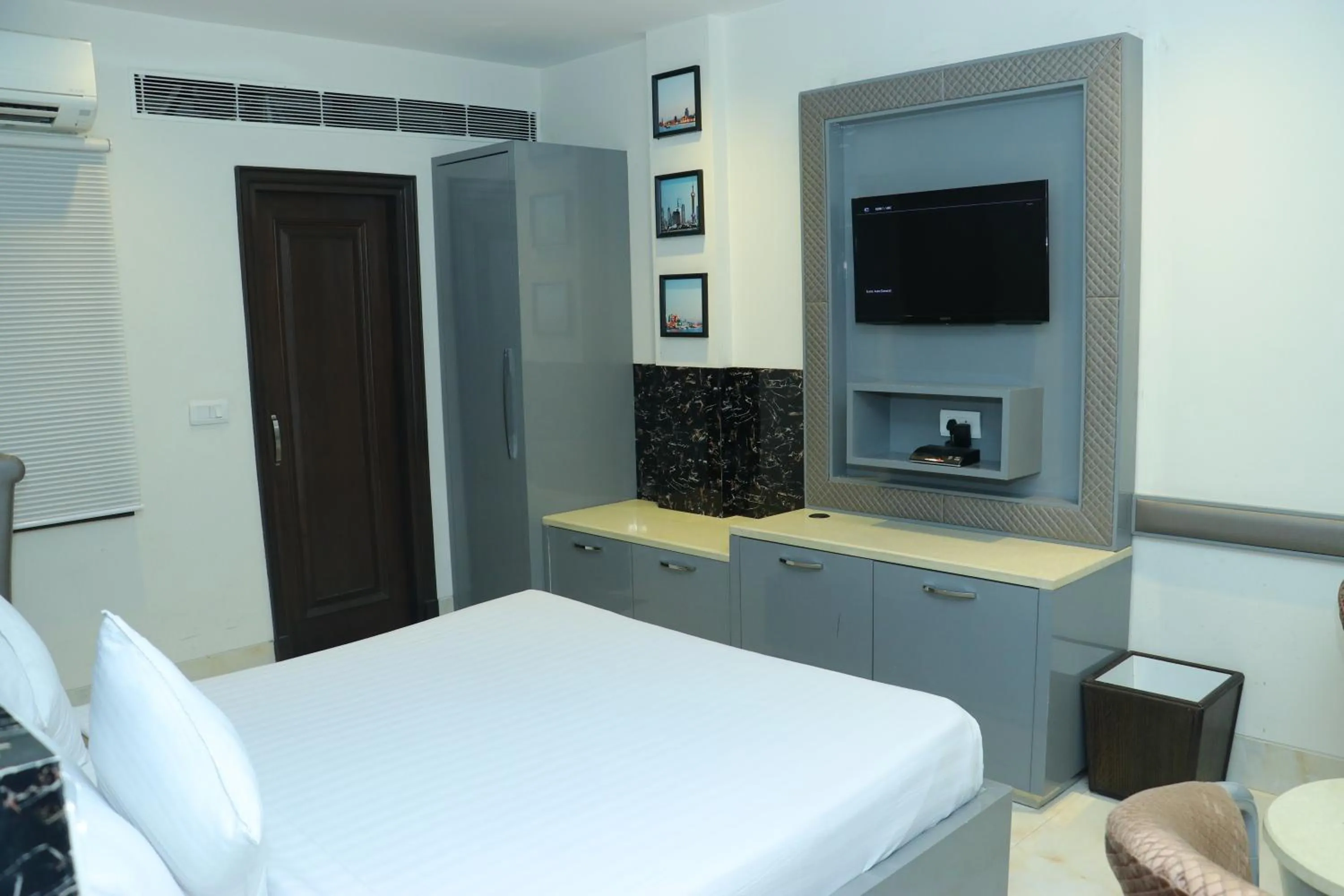 Bed in Nagpal Regency