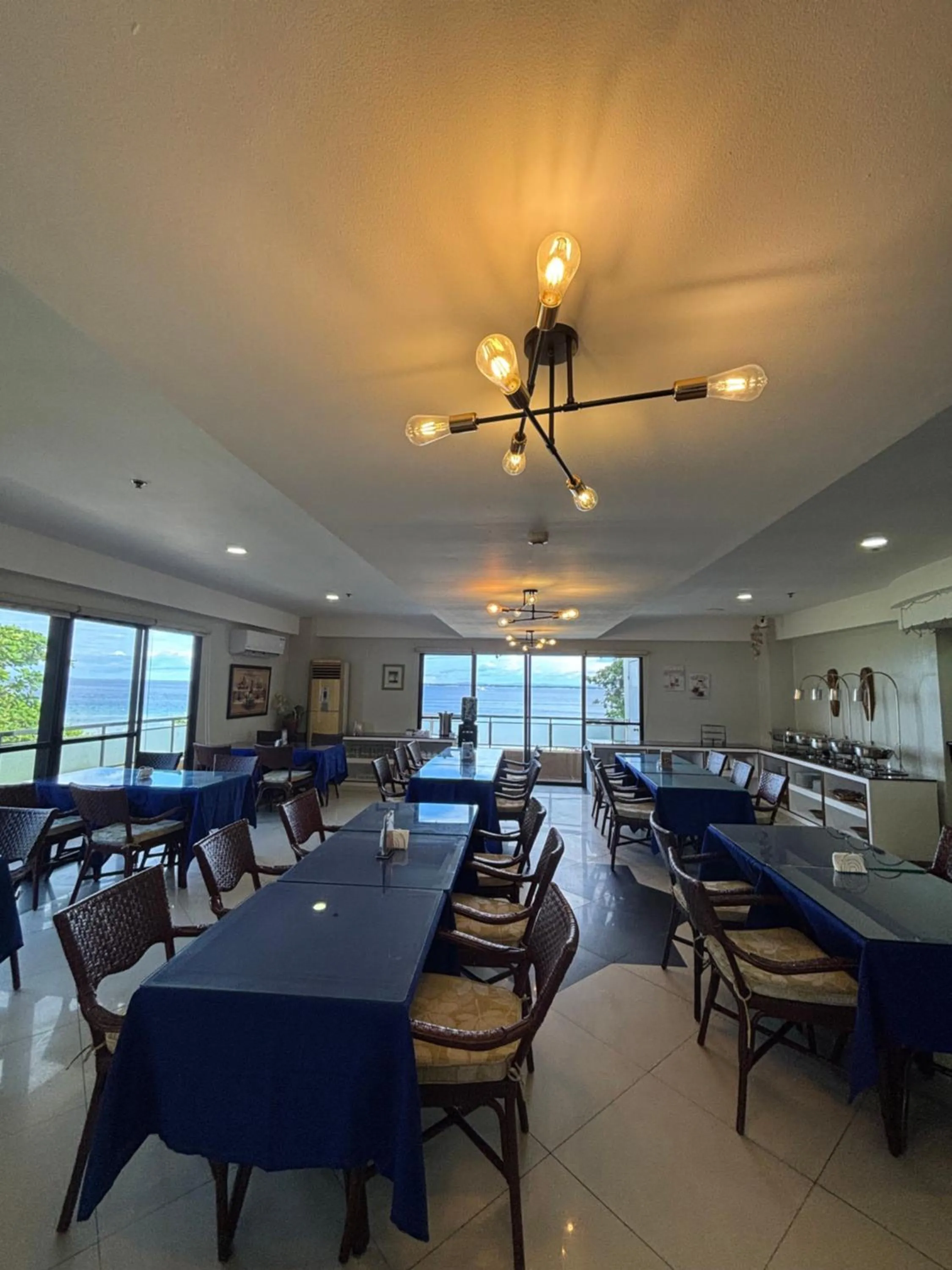 Restaurant/places to eat in Palmbeach Resort Mactan Cebu powered by Cocotel