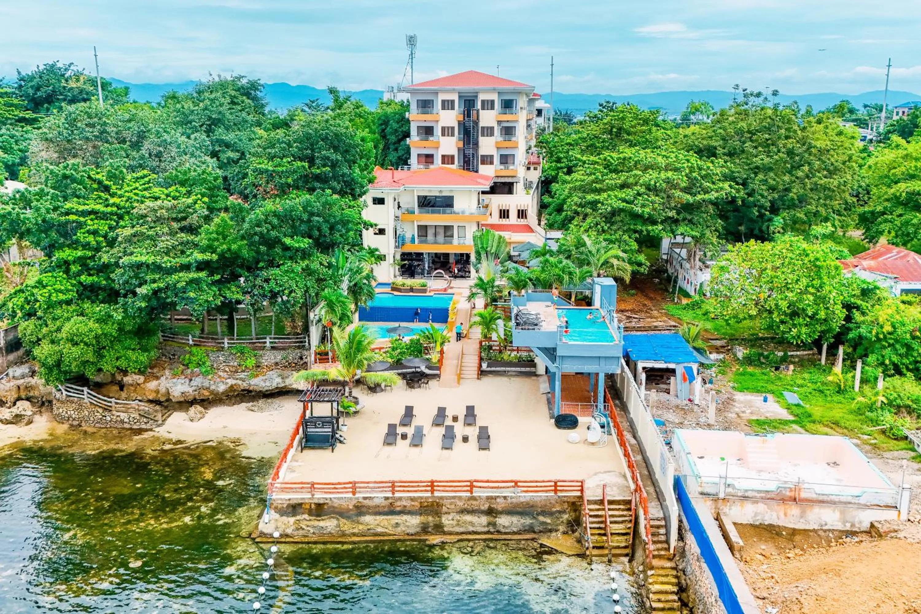 Palmbeach Resort Mactan Cebu powered by Cocotel