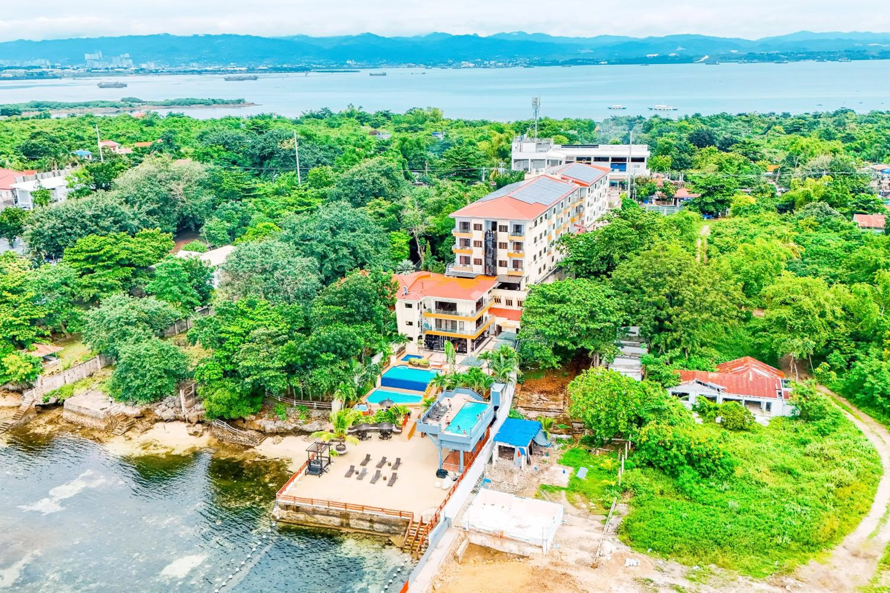 Palmbeach Resort Mactan Cebu powered by Cocotel