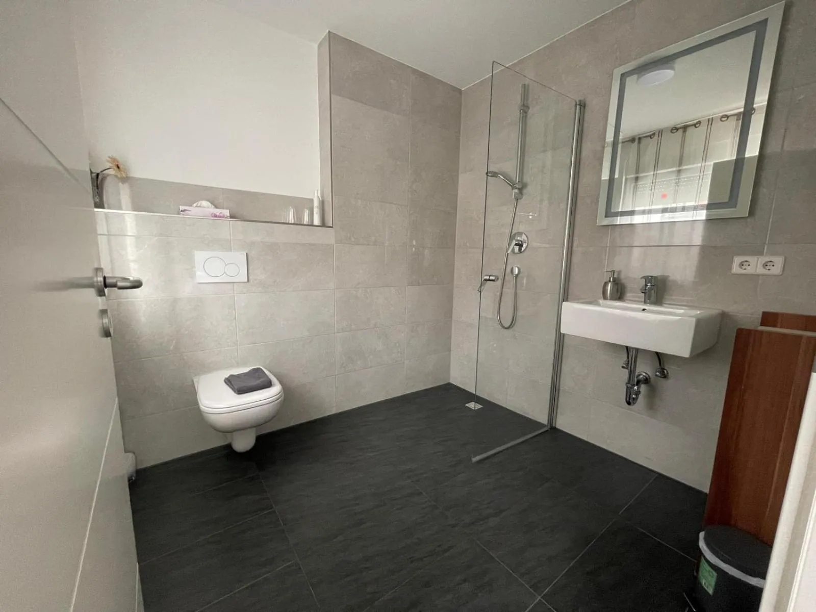 Bathroom in Hotel Loewen