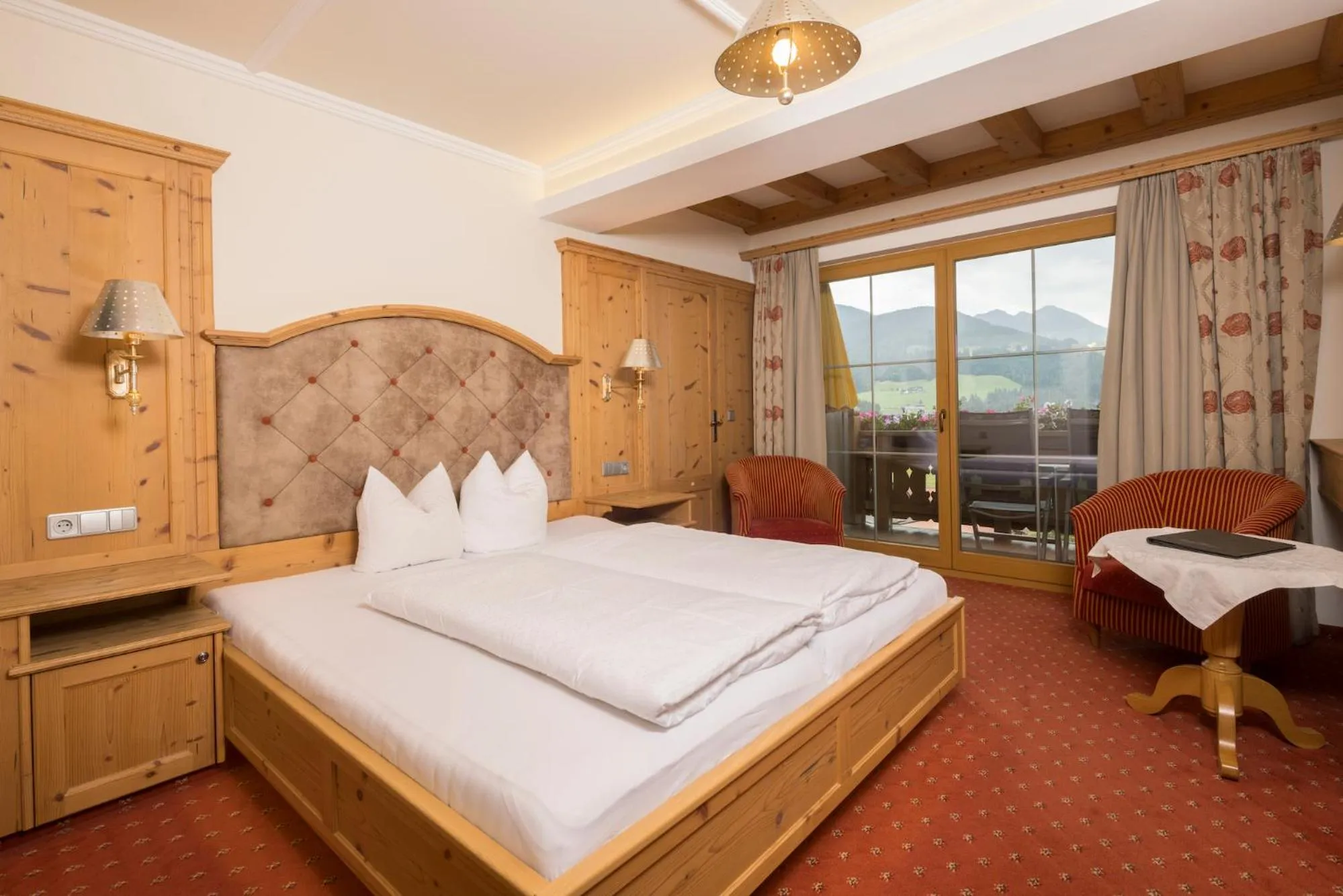 Bed in Hotel Silberberger - Wildschönau