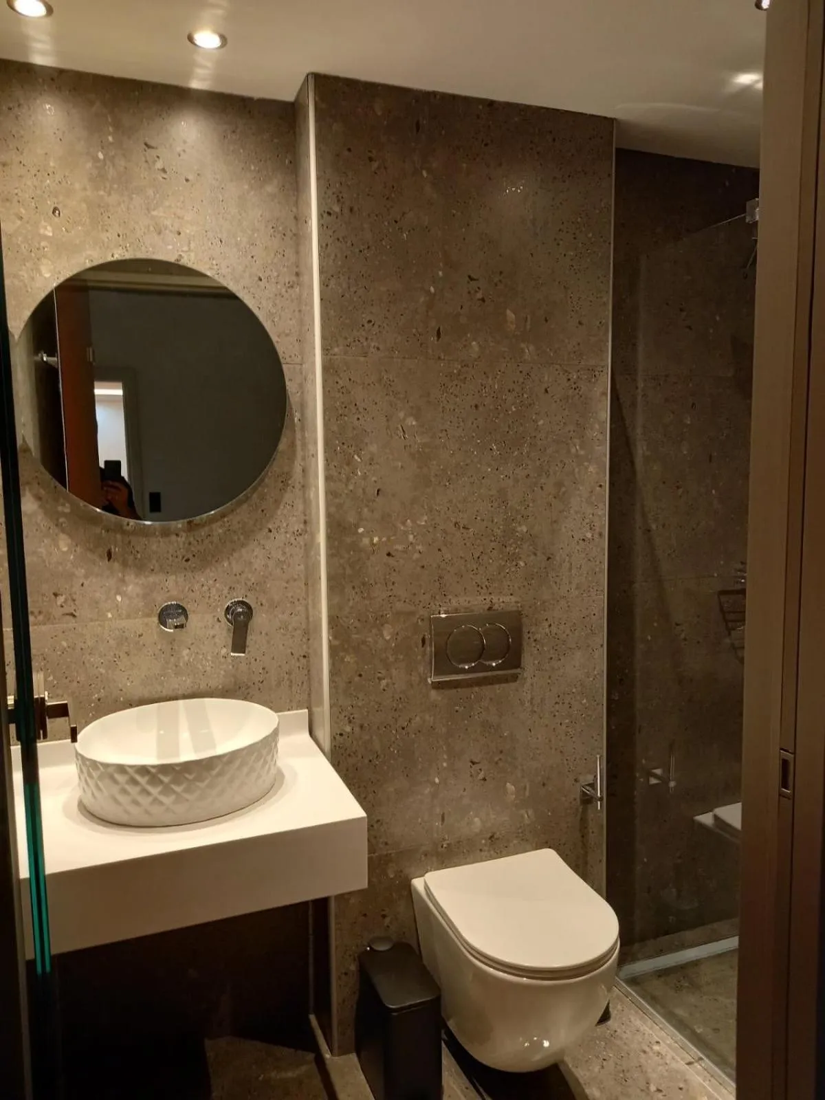 Shower in Hotel Potos