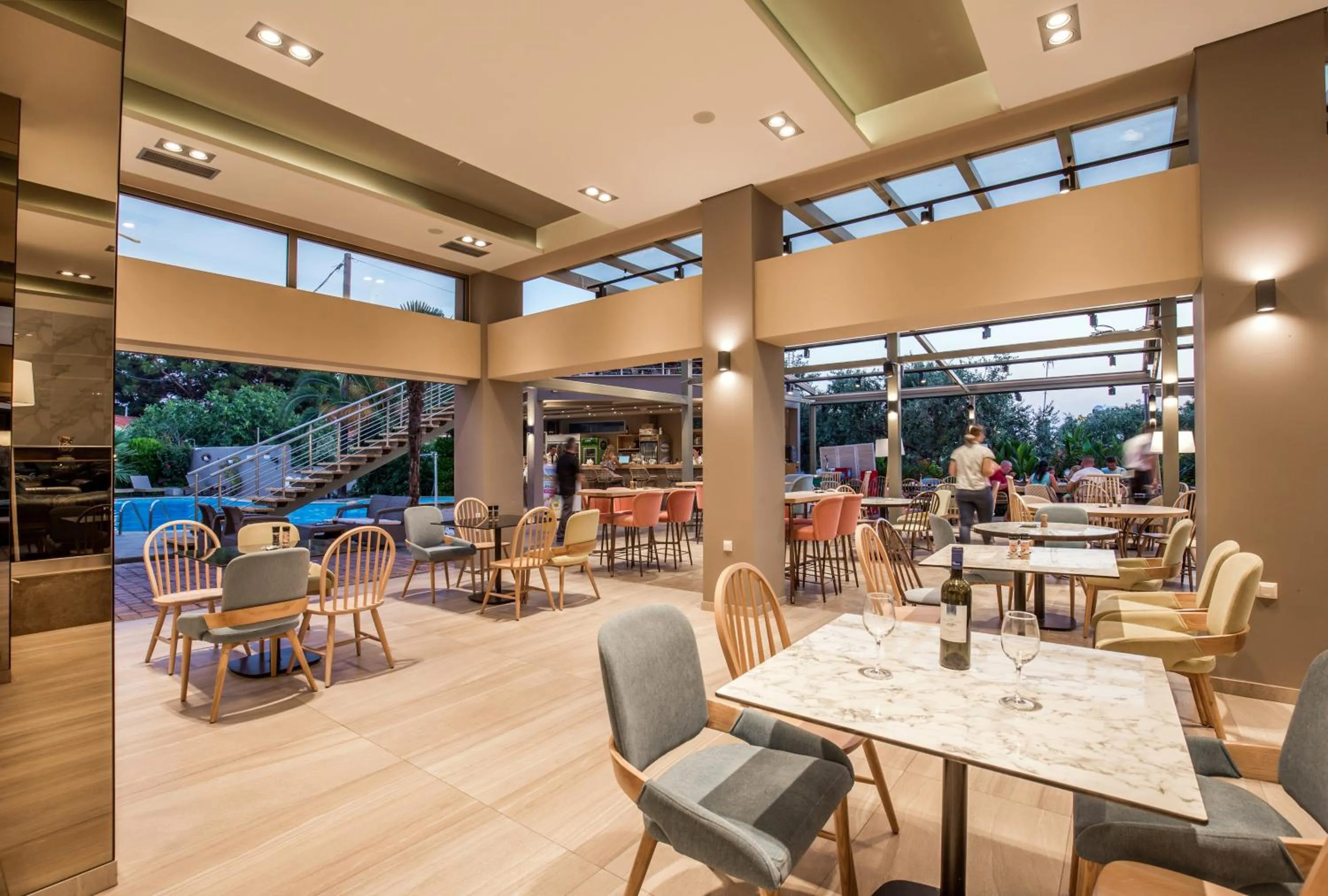 Restaurant/places to eat in Hotel Potos