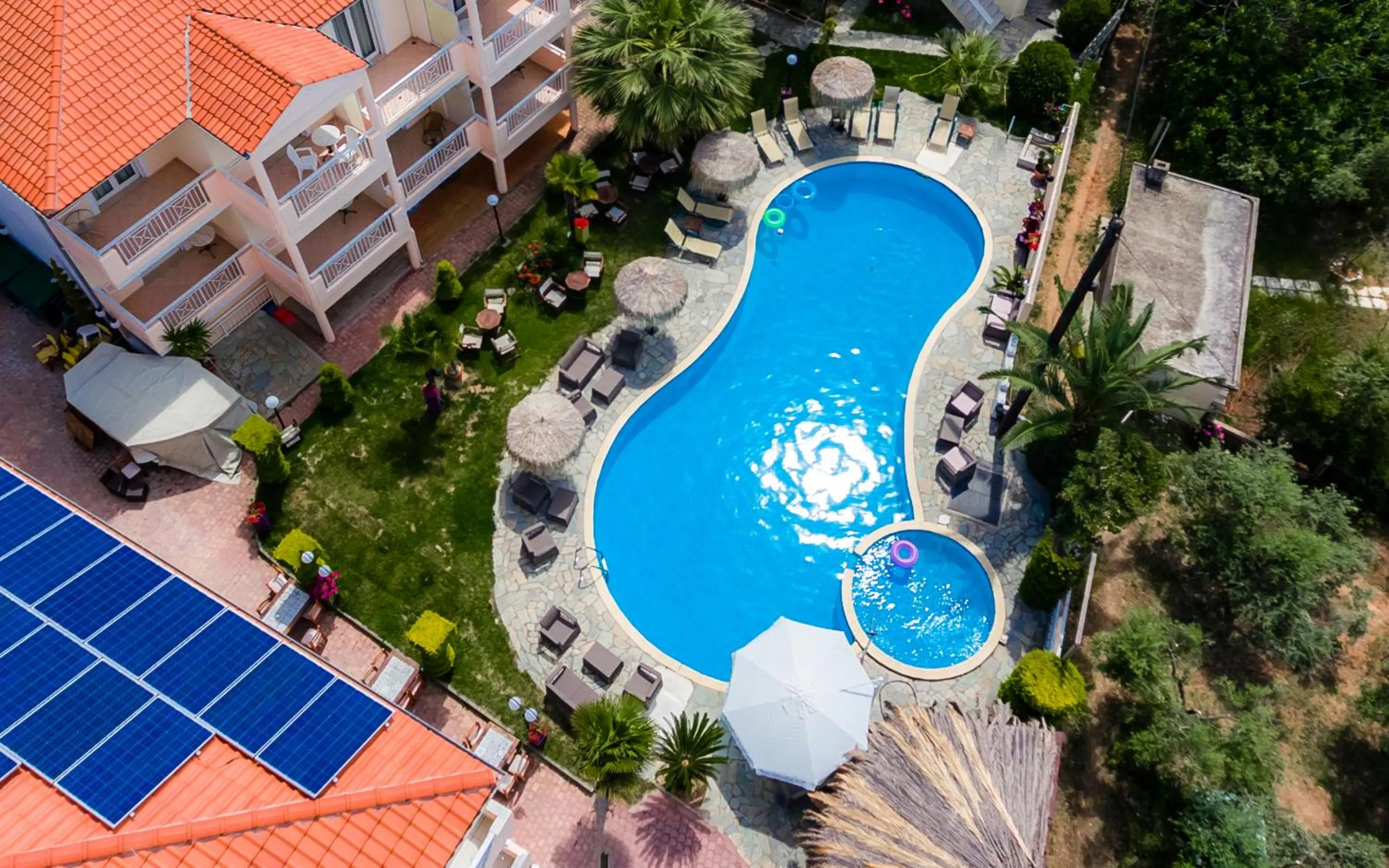 Swimming pool in Hotel Potos