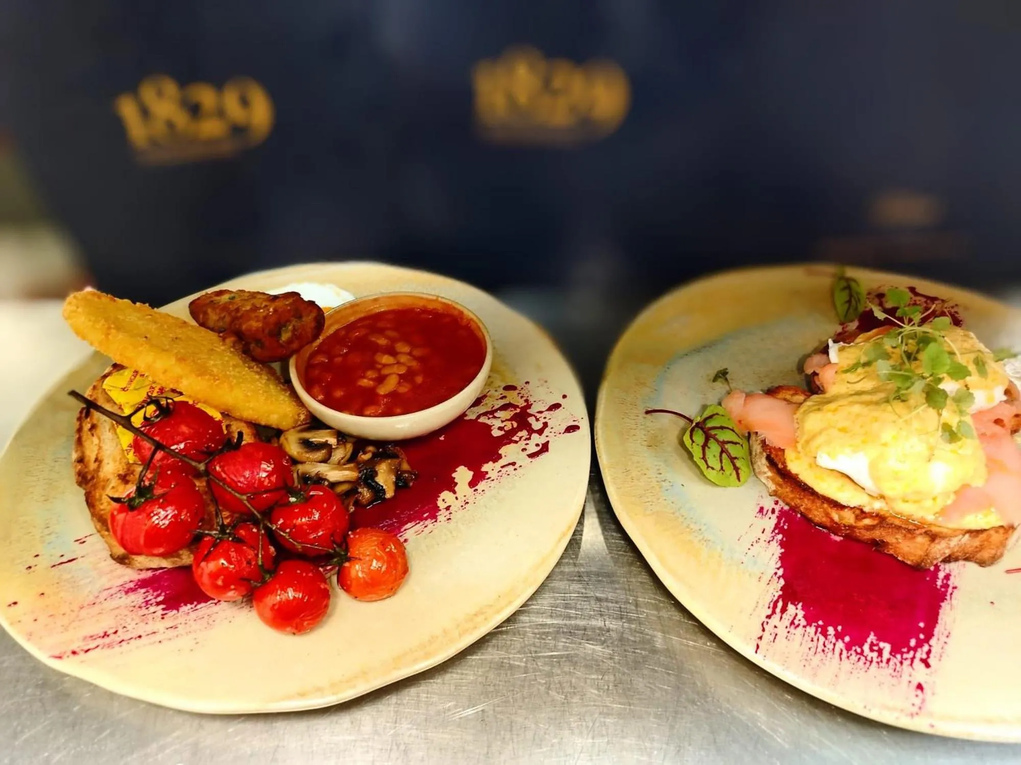 Breakfast in Thomas Arms Hotel