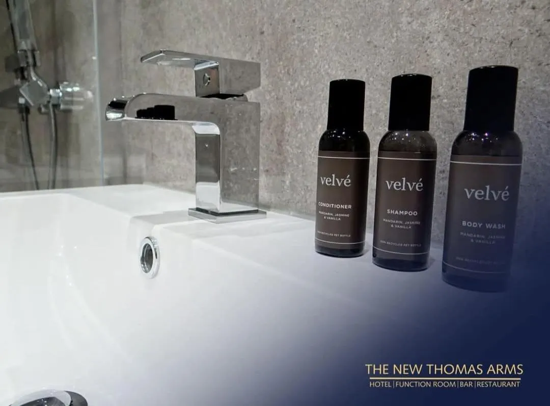 Bathroom in Thomas Arms Hotel