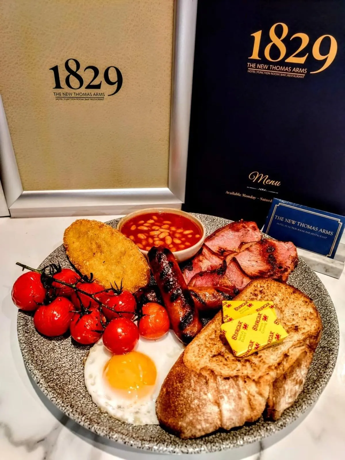 Food and drinks in Thomas Arms Hotel