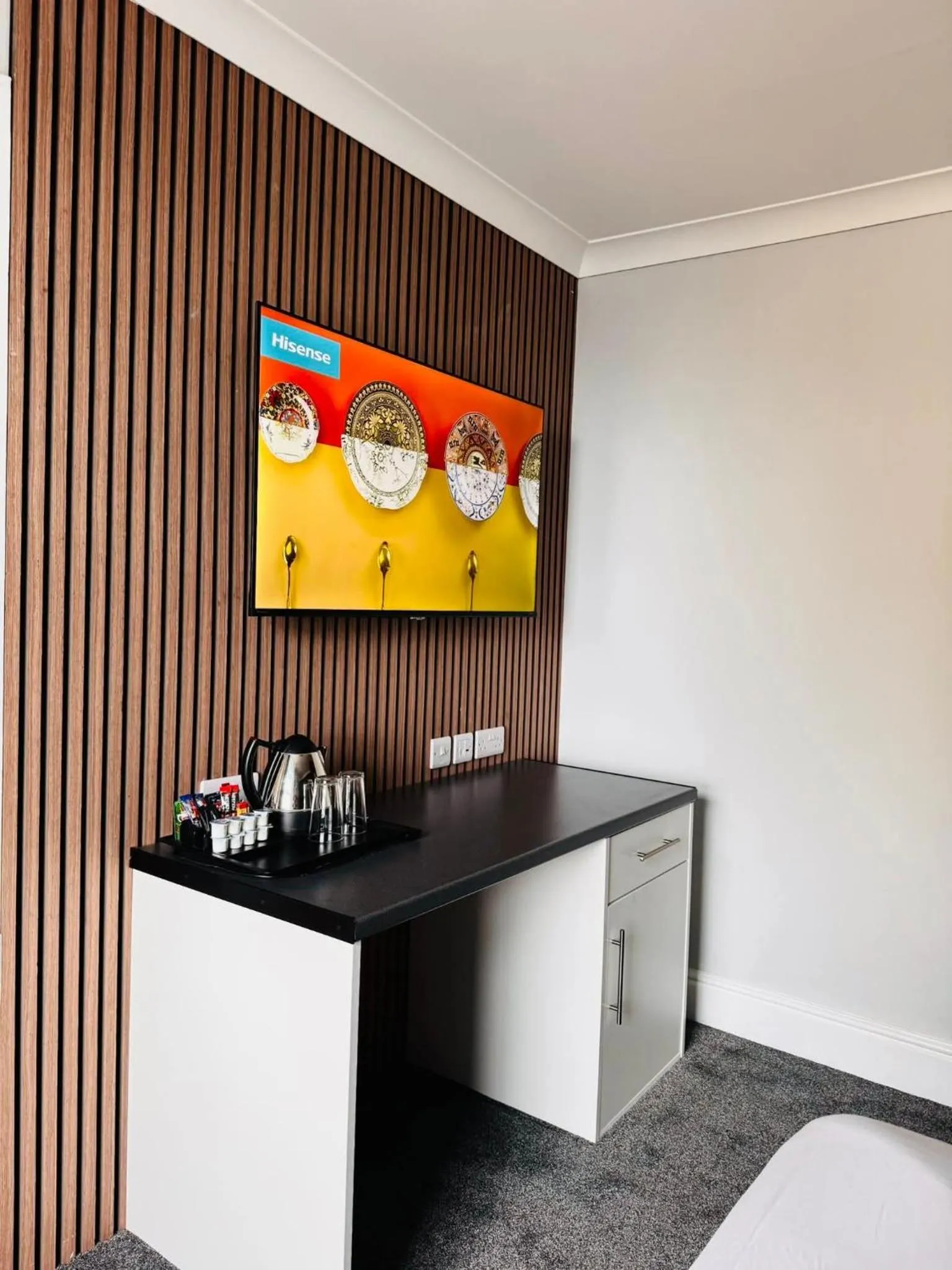 TV and multimedia in Thomas Arms Hotel