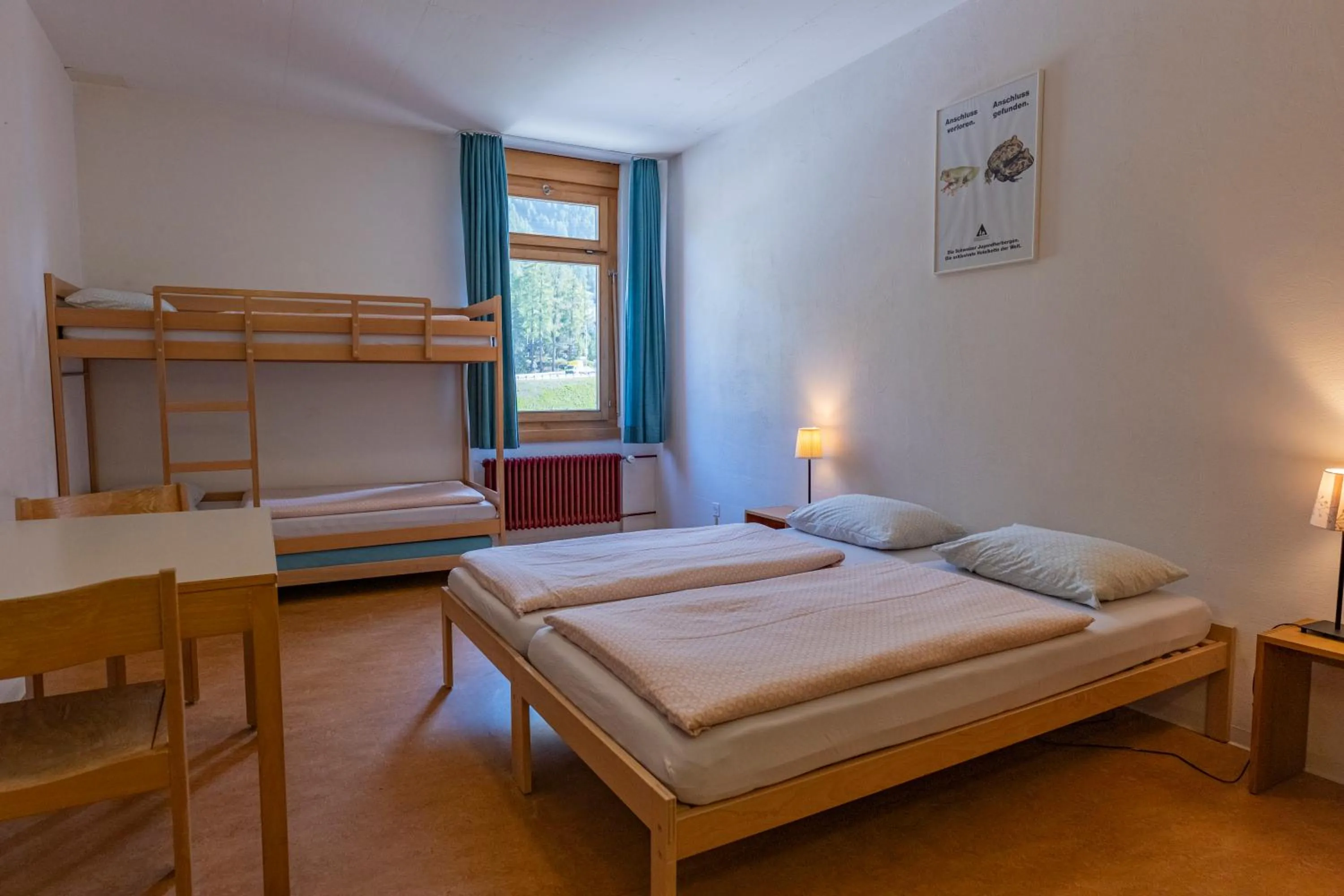 Bedroom, Bed in Pontresina Youth Hostel