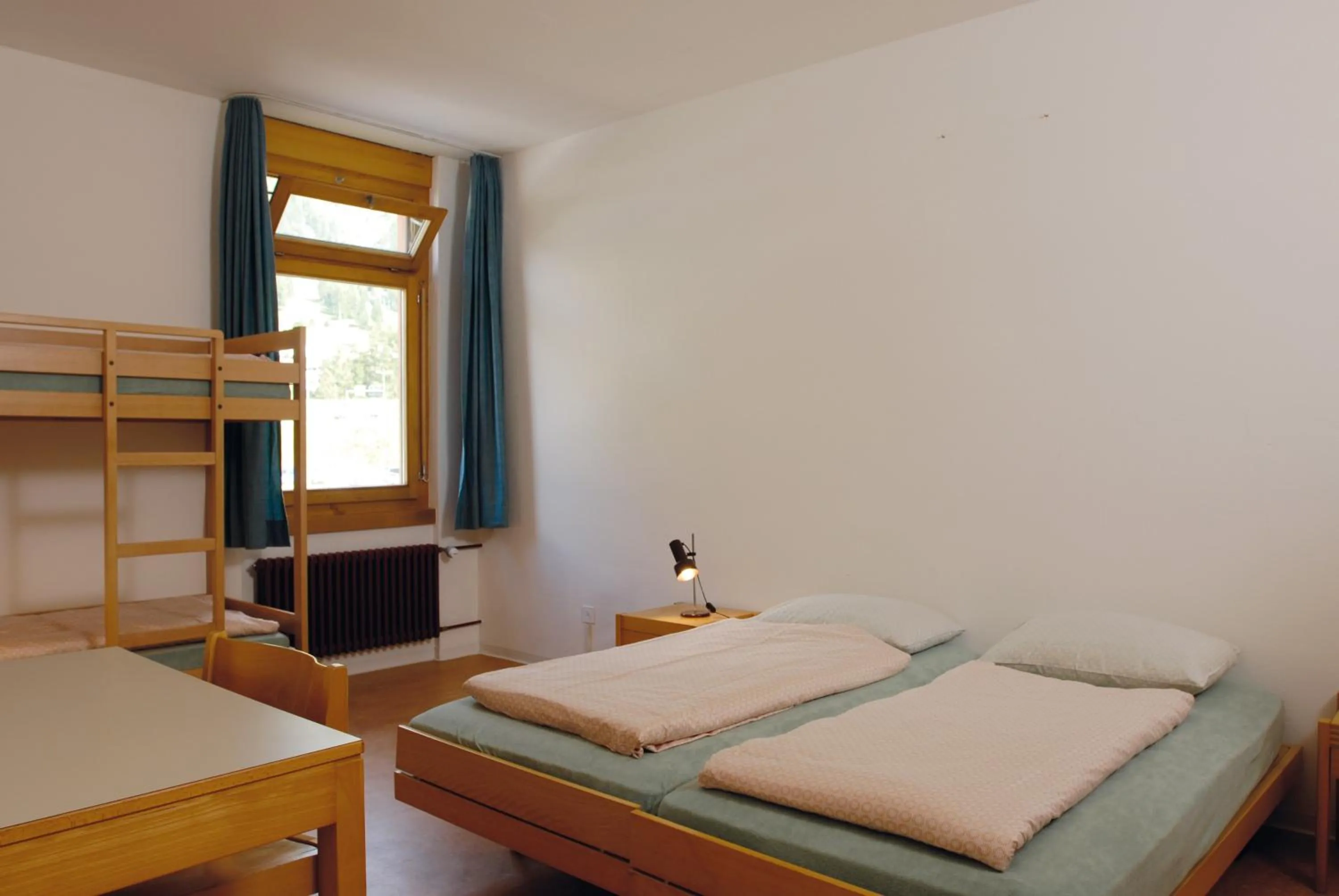 Photo of the whole room, Bed in Pontresina Youth Hostel