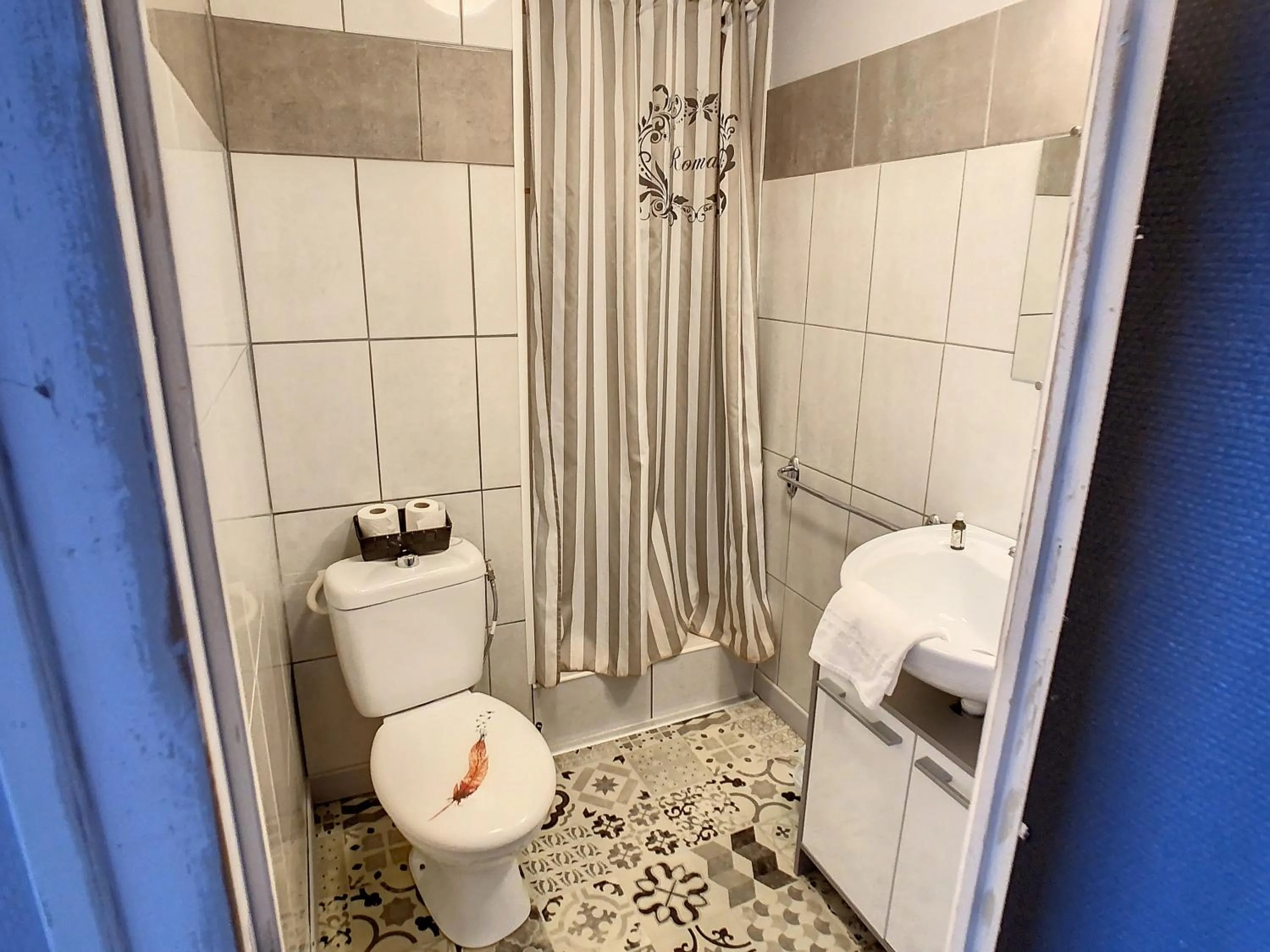 Bathroom in Logis Hôtel Restaurant La Borie