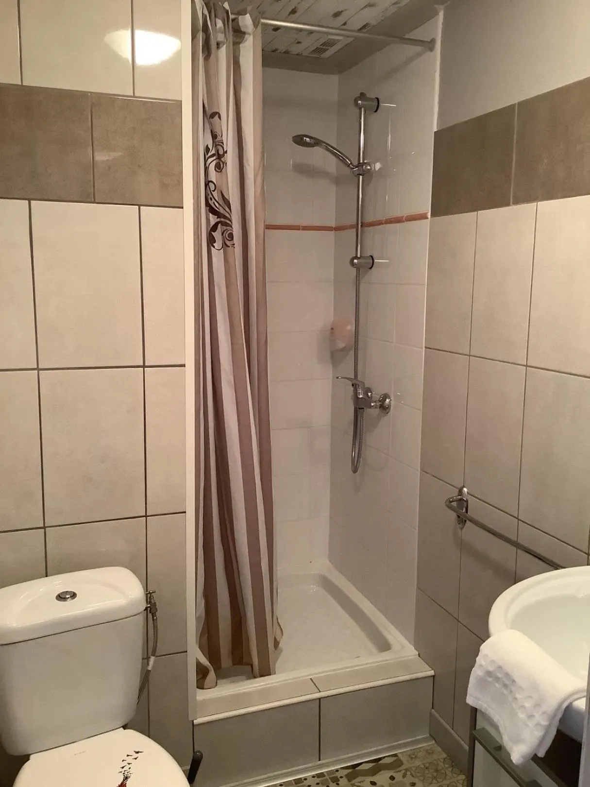 Bathroom in Logis Hôtel Restaurant La Borie