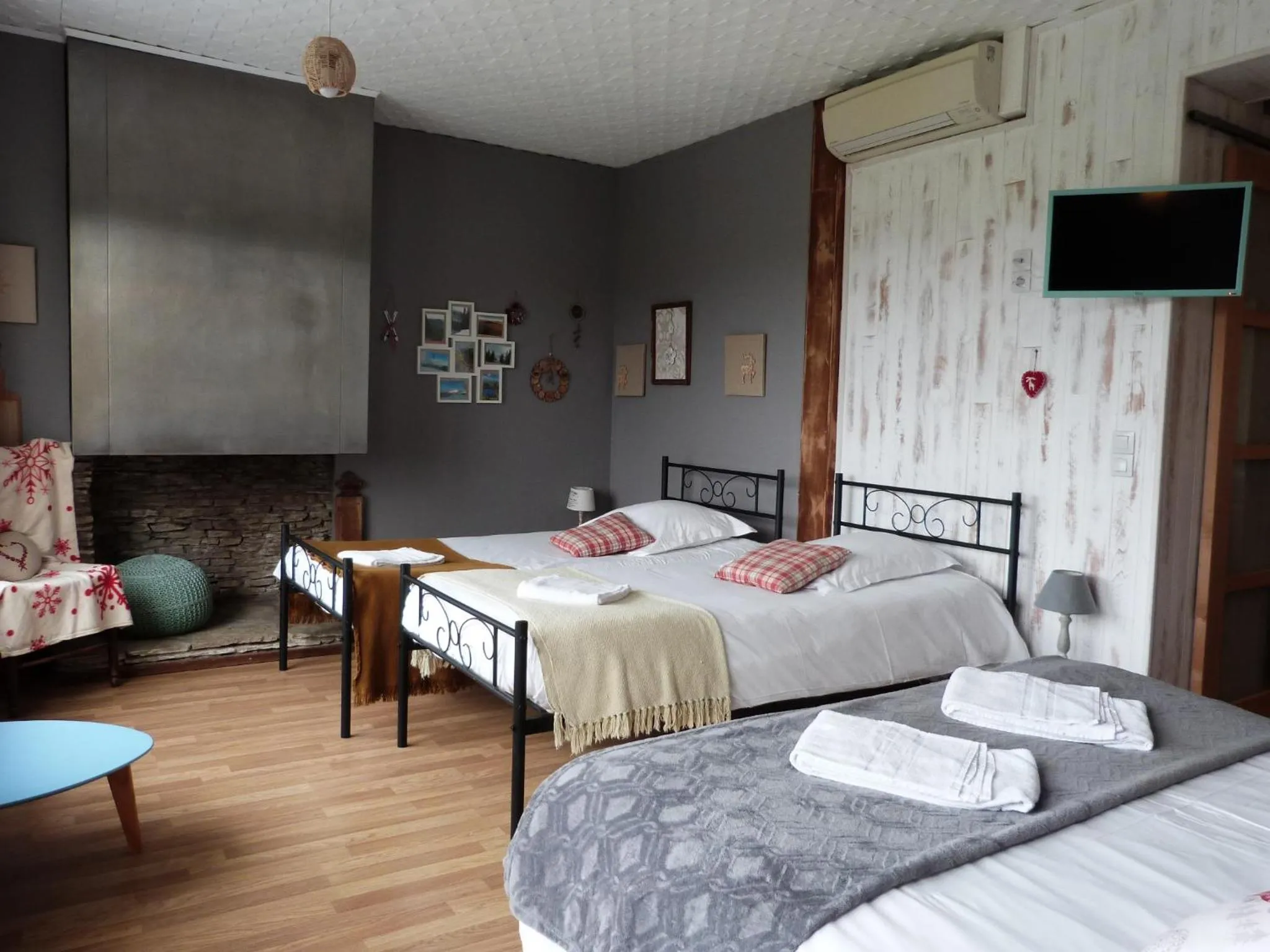 Photo of the whole room, Bed in Logis Hôtel Restaurant La Borie