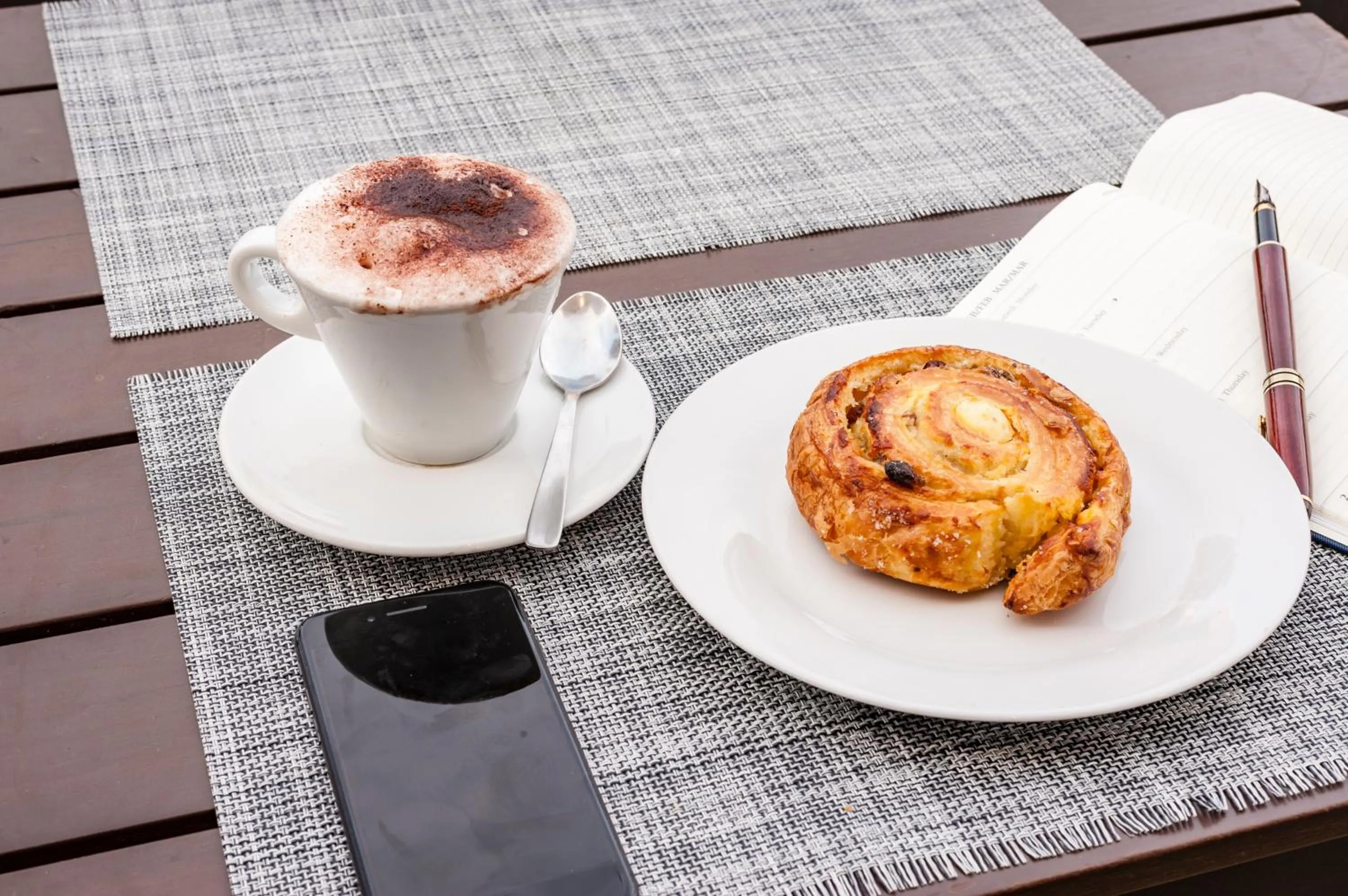 Food in BeBIGEA Rooms