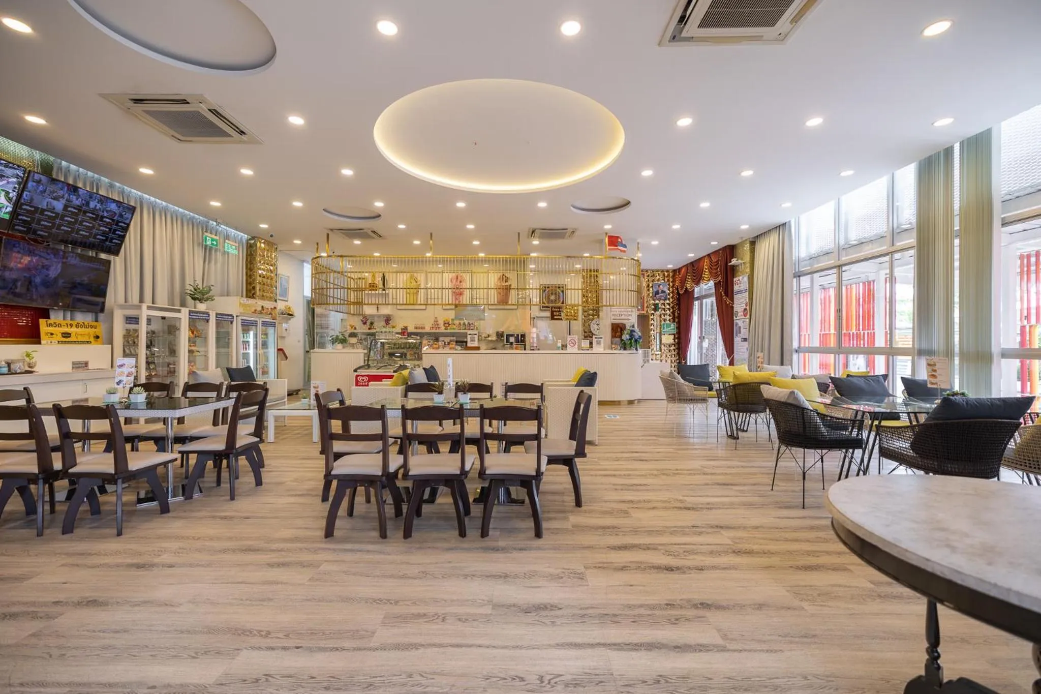 Lobby or reception in Bangkok Rama Hotel