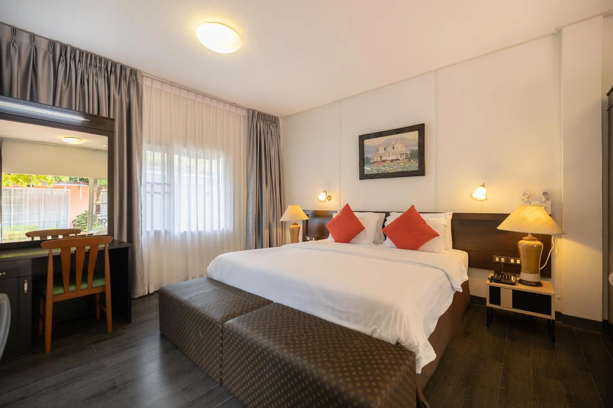 Photo of the whole room, Bed in Bangkok Rama Hotel