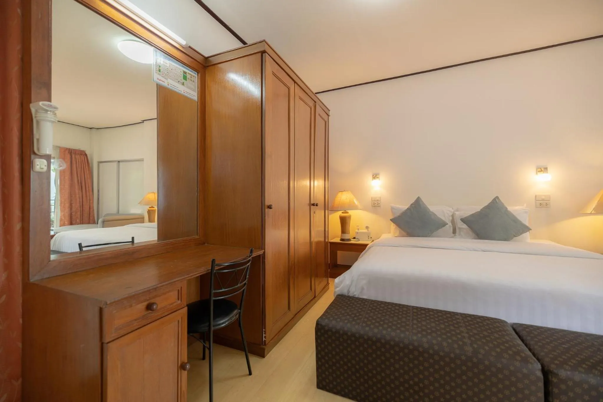 Bed in Bangkok Rama Hotel