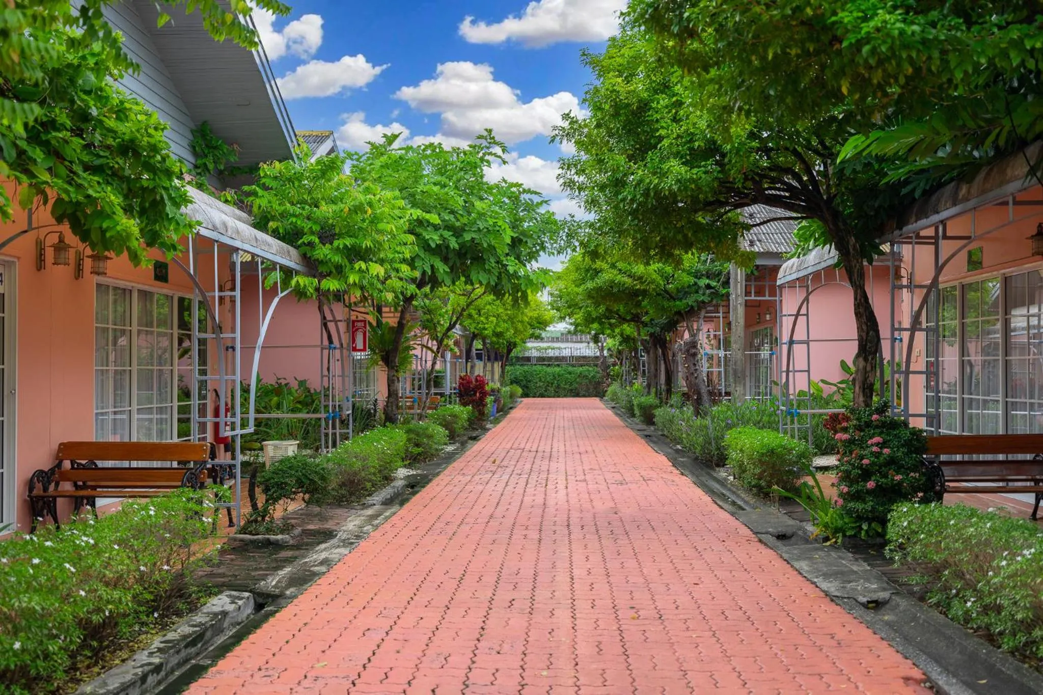 Property building in Bangkok Rama Hotel