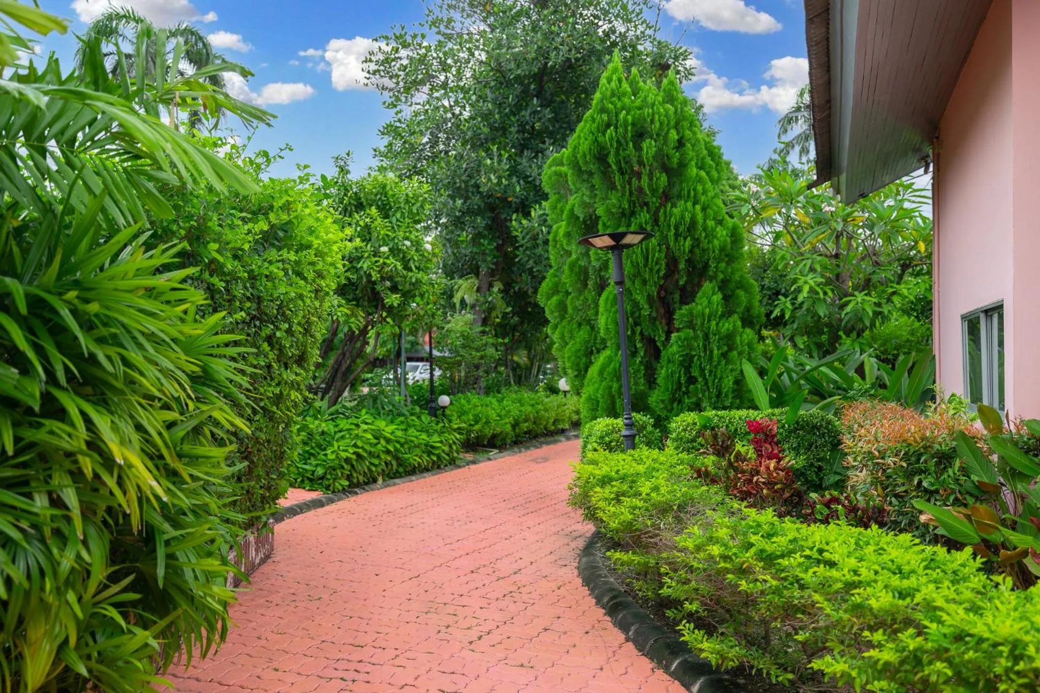 Garden view in Bangkok Rama Hotel