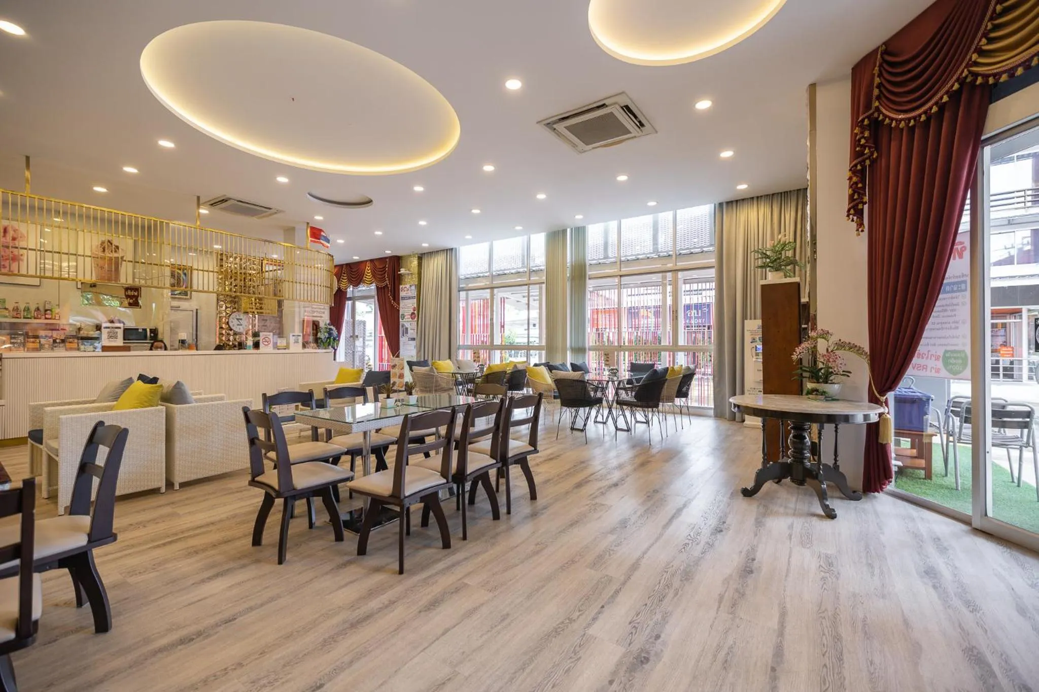 Lobby or reception in Bangkok Rama Hotel