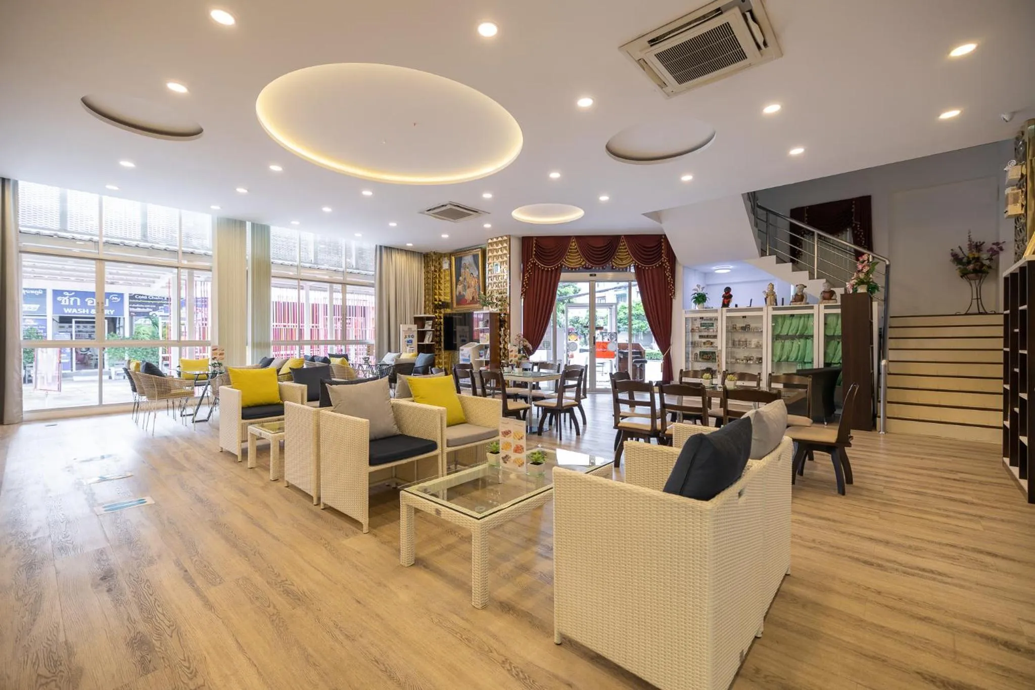 Lobby or reception in Bangkok Rama Hotel