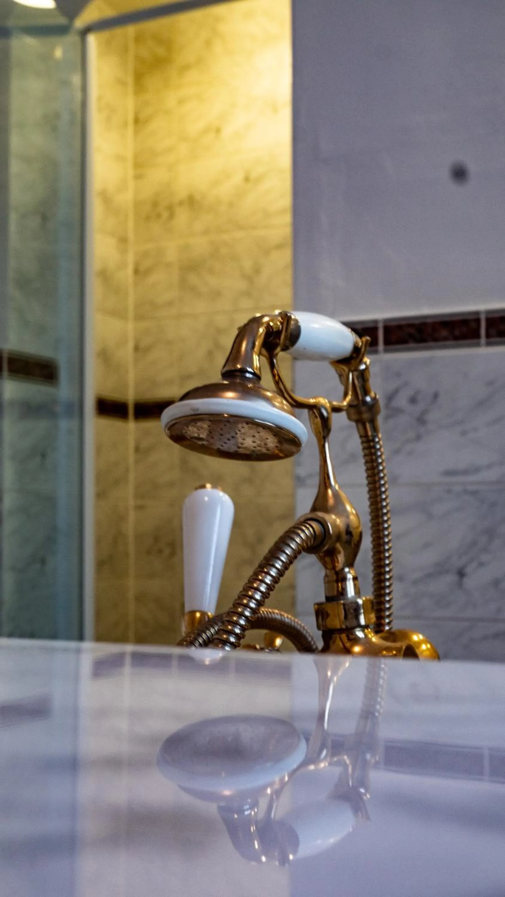 Bathroom in Western Isles Hotel